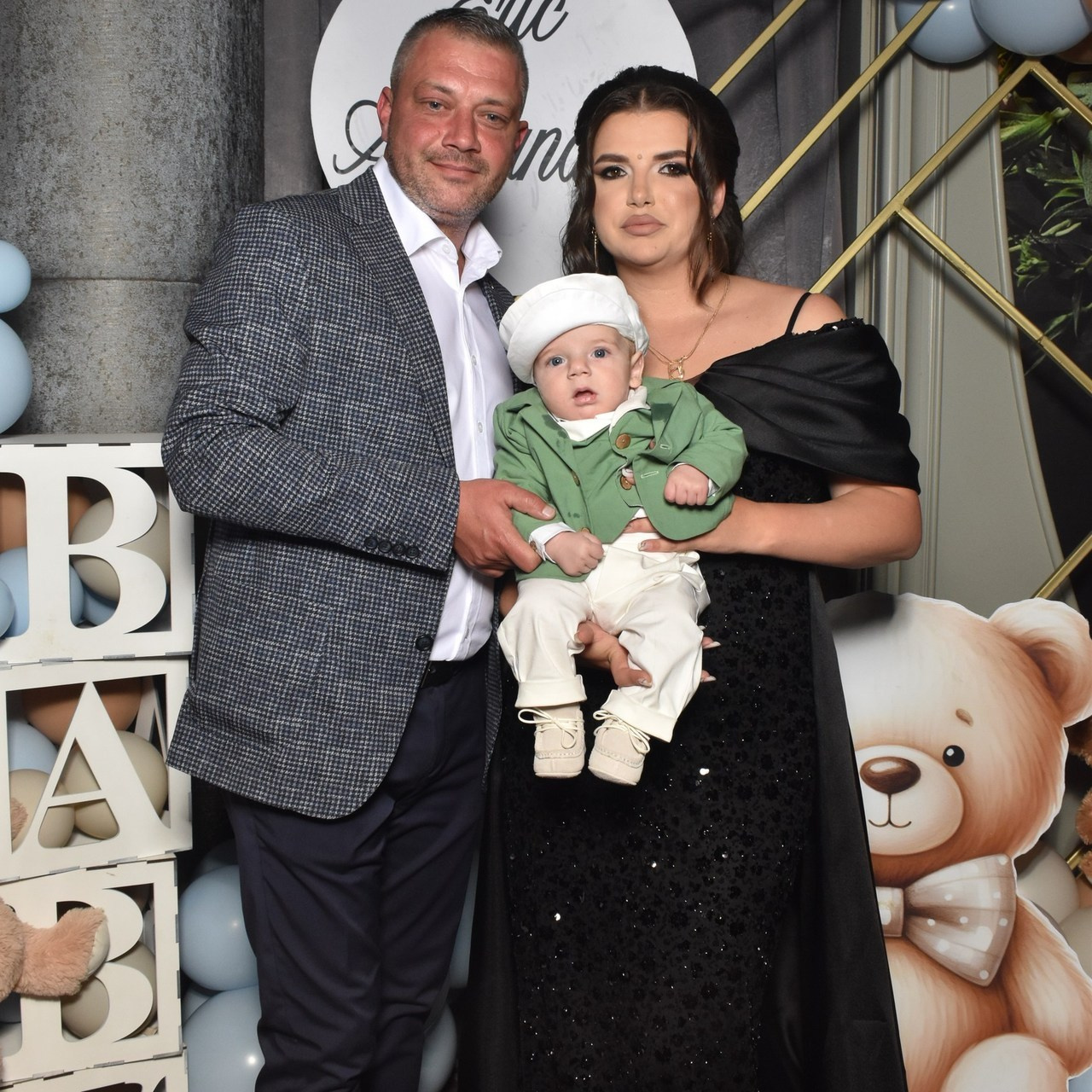 RECENZII. DESPRE NOI