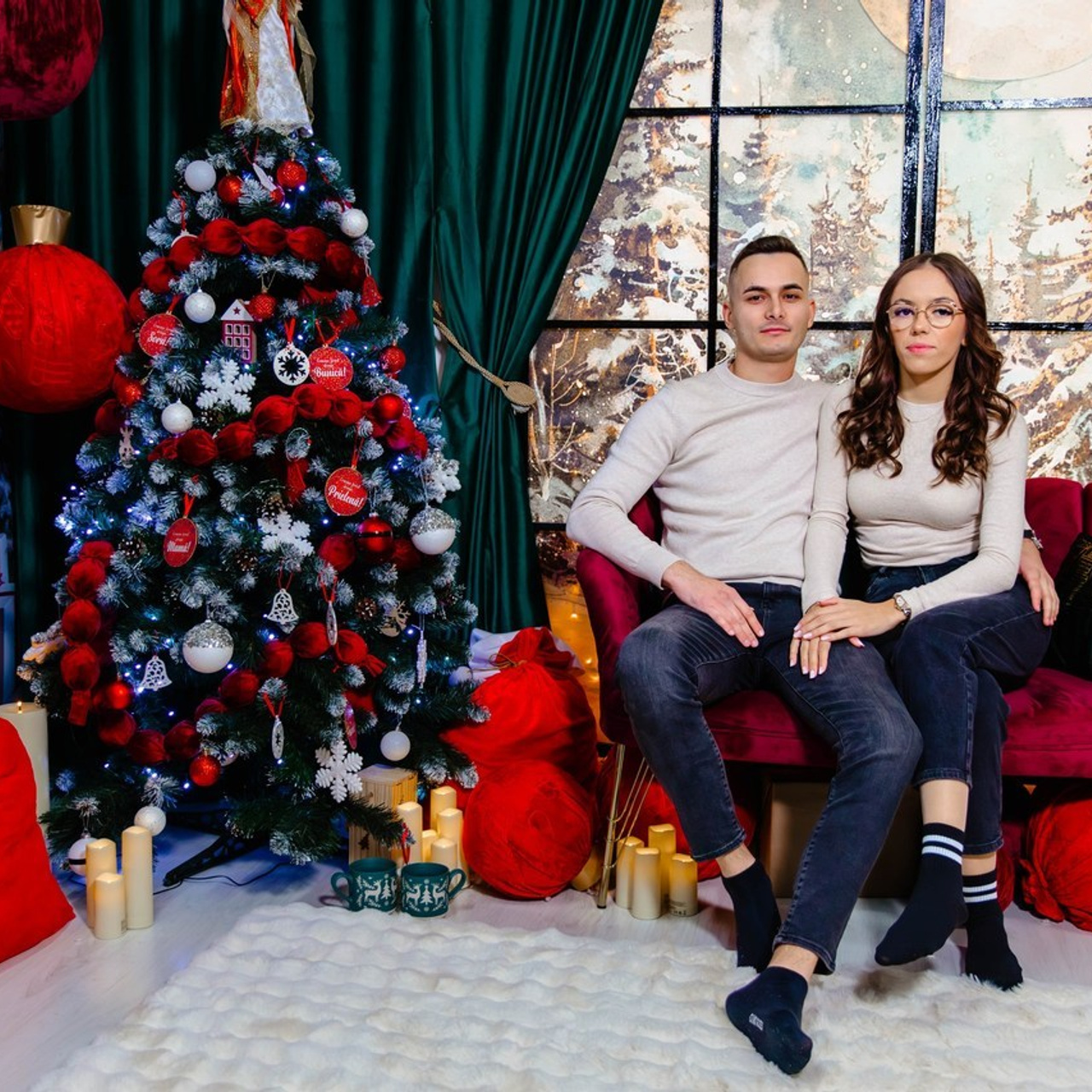 RECENZII. DESPRE NOI