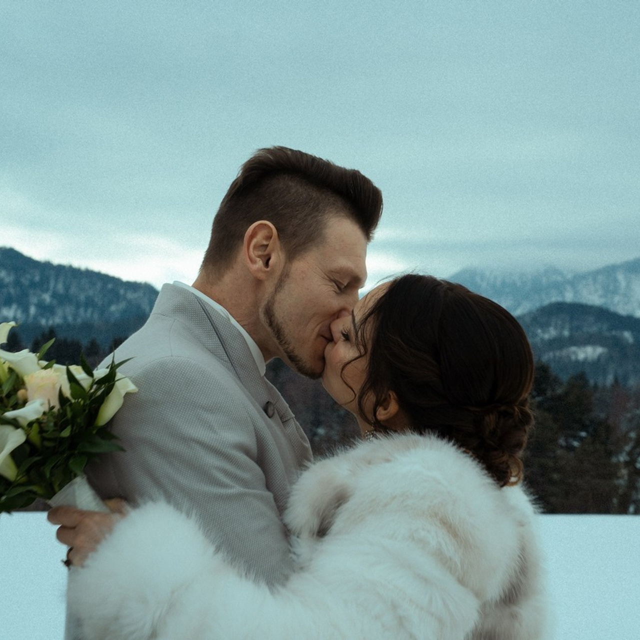 REVIEWS. Couple & wedding photographer based in Bavaria Germany Alps I ForLoveLegends