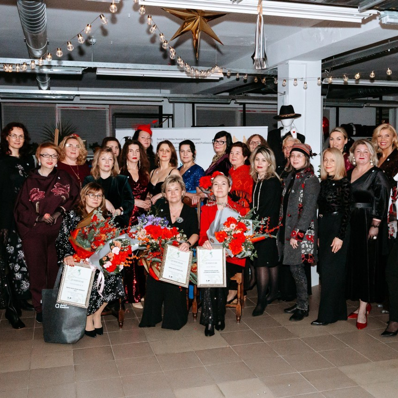 Arvustused. Jelizaveta Gross - reportaaži- ja portreefotograaf Narvas