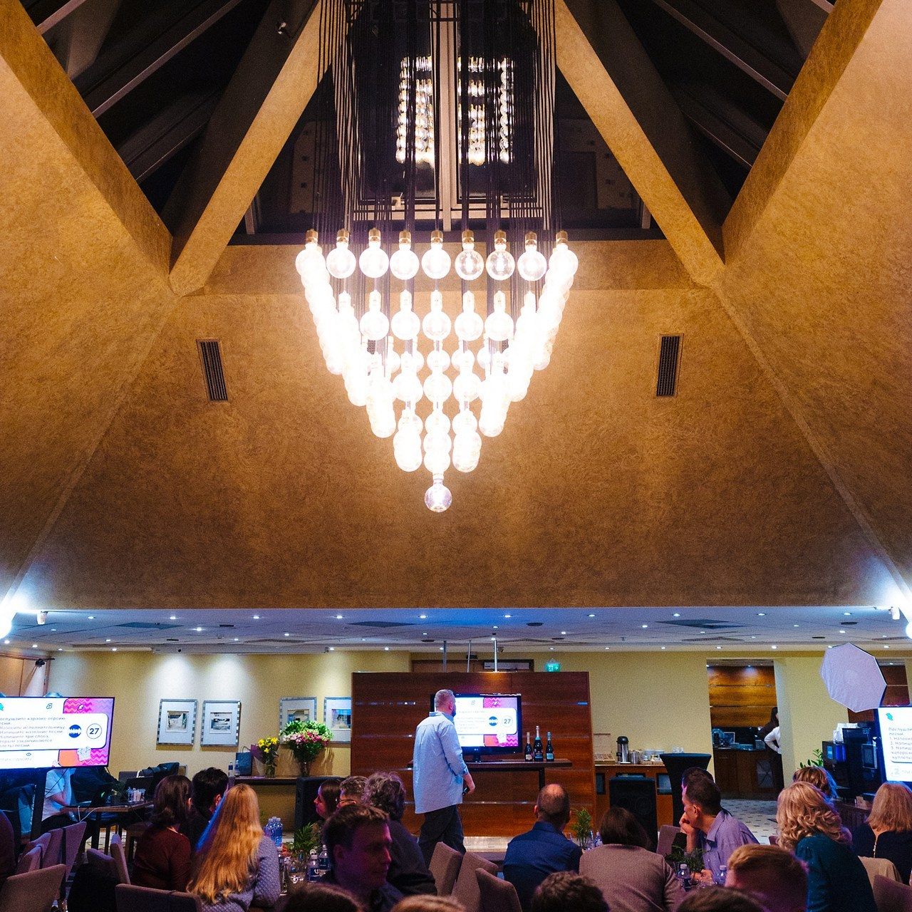 Evgeny Timofeyev | Wedding & Content photographer and videographer