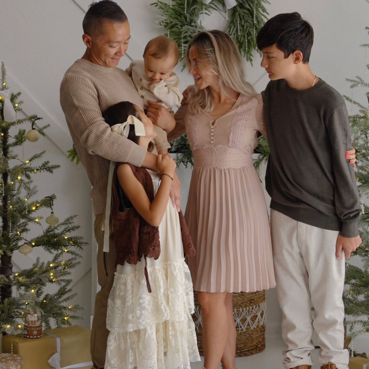 Christmas Studio Mini Sessions — Family Photography in Jacksonville, FL