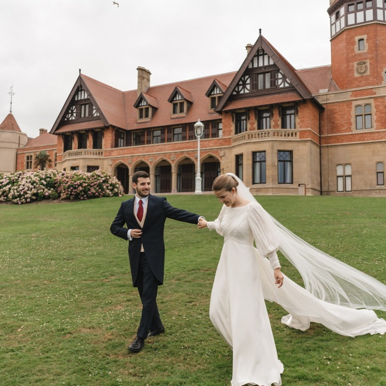 Reviews. Holigood foto y video reportaje de bodas en San Sebastián y Europa