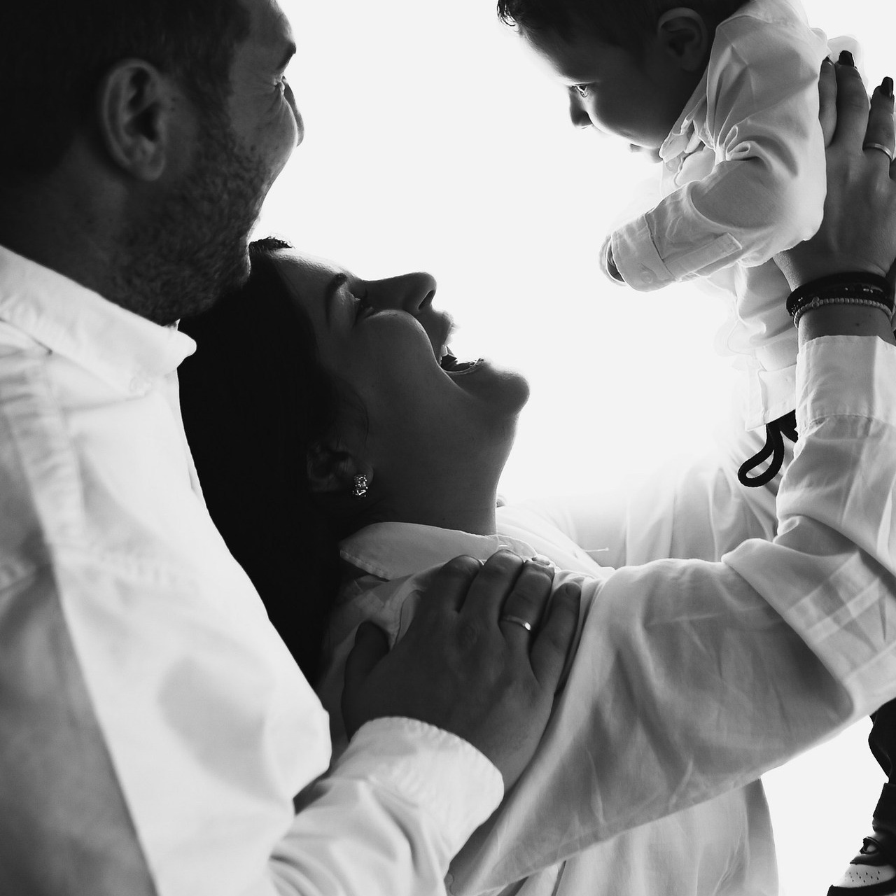 Επαγγελματική φωτογράφιση εγκυμοσύνης και νεογέννητου στη Ρόδο. Φωτογράφος νεογέννητων στη Ρόδο. Φωτογράφιση εγκυμοσύνης