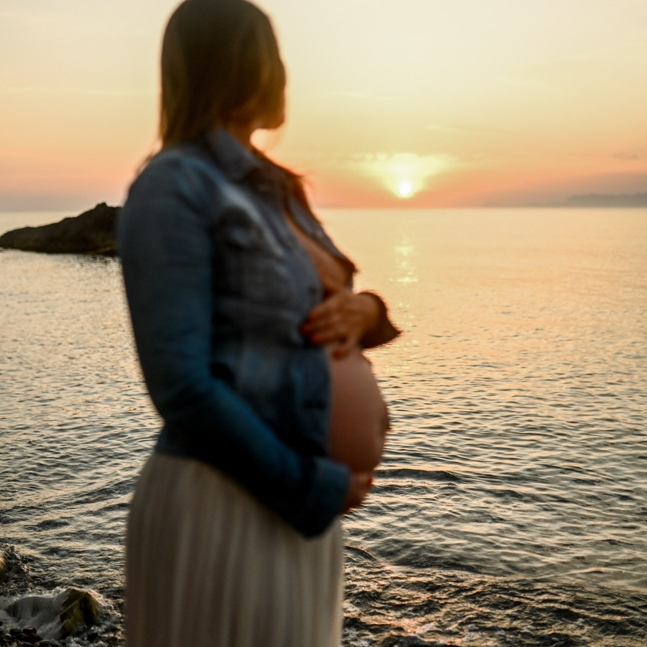 Επαγγελματική φωτογράφιση εγκυμοσύνης και νεογέννητου στη Ρόδο. Φωτογράφος νεογέννητων στη Ρόδο. Φωτογράφιση εγκυμοσύνης