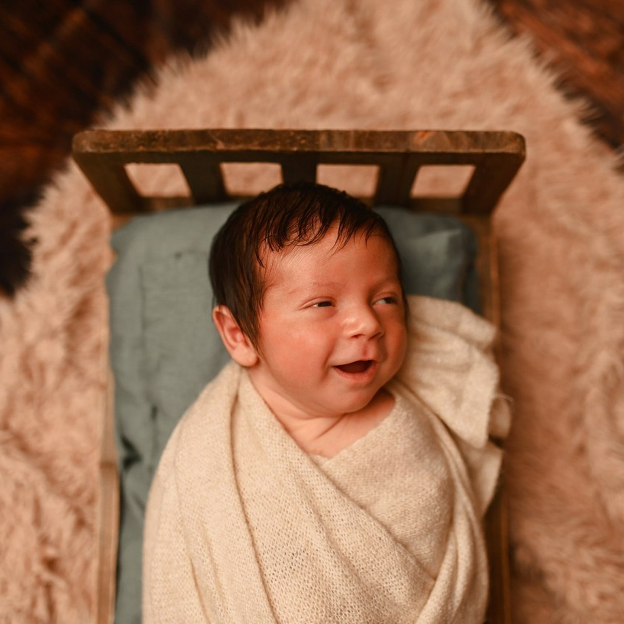 Επαγγελματική φωτογράφιση εγκυμοσύνης και νεογέννητου στη Ρόδο. Φωτογράφος νεογέννητων στη Ρόδο. Φωτογράφιση εγκυμοσύνης