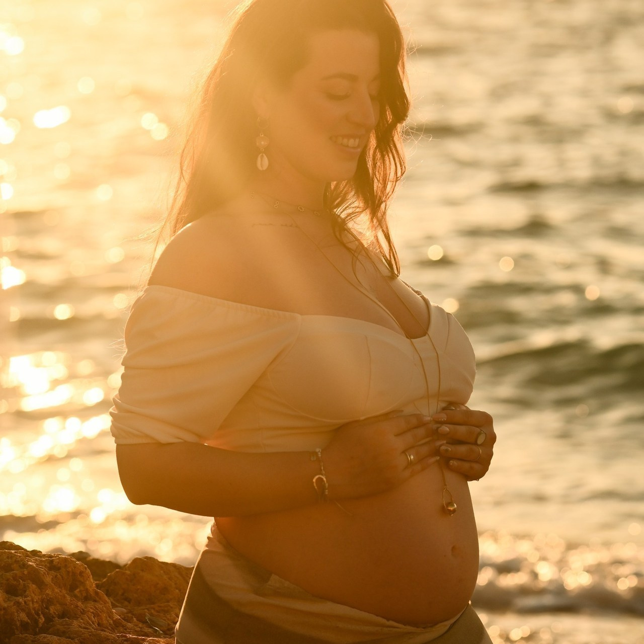 Επαγγελματική φωτογράφιση εγκυμοσύνης και νεογέννητου στη Ρόδο. Φωτογράφος νεογέννητων στη Ρόδο. Φωτογράφιση εγκυμοσύνης