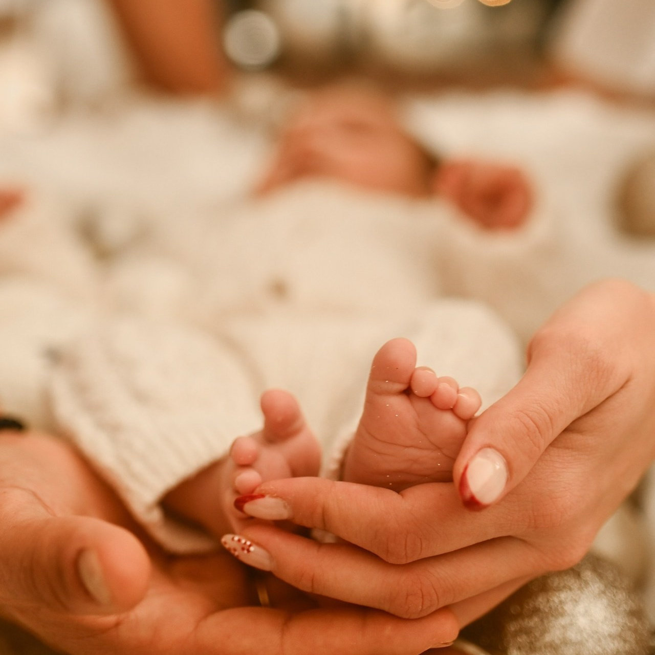 Επαγγελματική φωτογράφιση εγκυμοσύνης και νεογέννητου στη Ρόδο. Φωτογράφος νεογέννητων στη Ρόδο. Φωτογράφιση εγκυμοσύνης