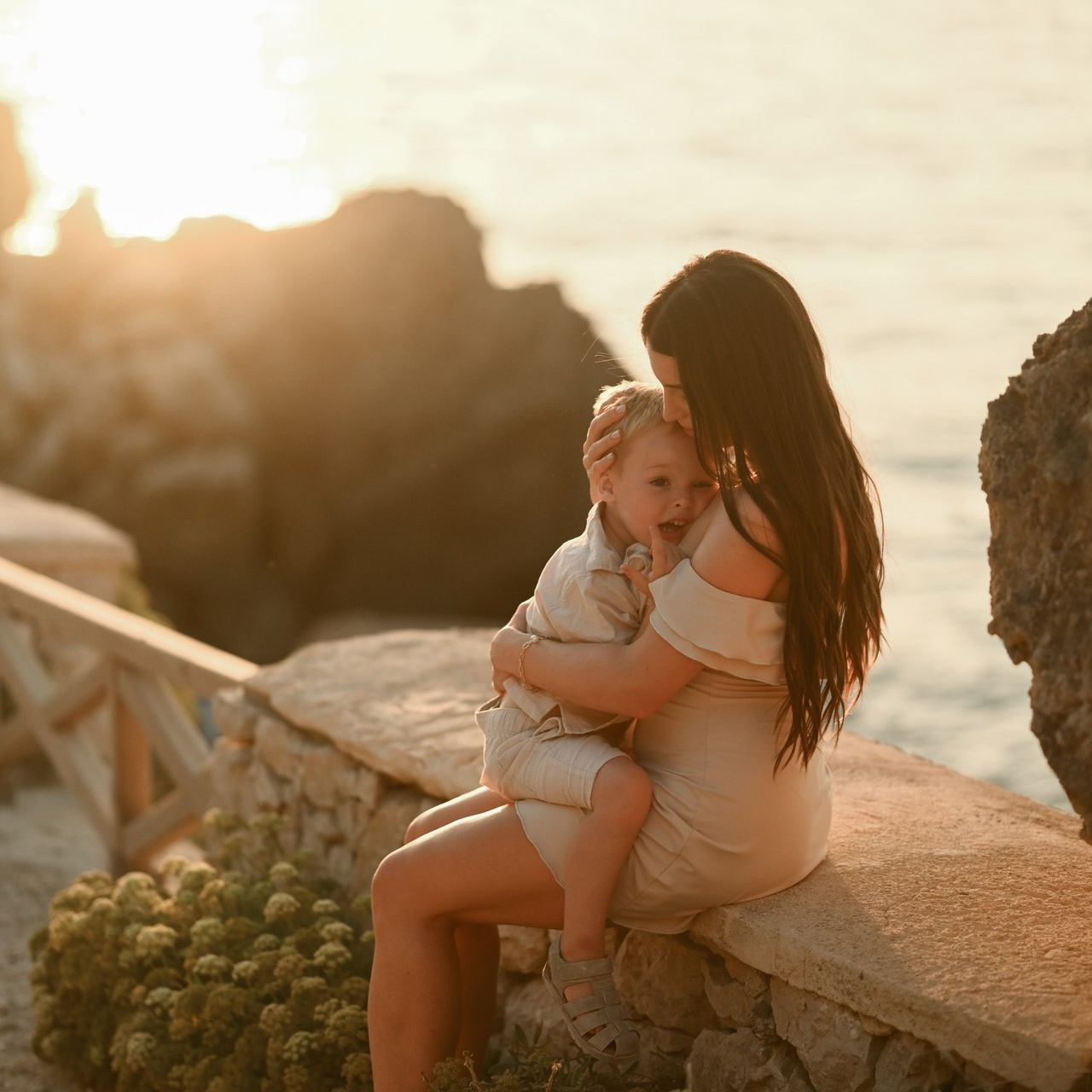 Επαγγελματική φωτογράφιση εγκυμοσύνης και νεογέννητου στη Ρόδο. Φωτογράφος νεογέννητων στη Ρόδο. Φωτογράφιση εγκυμοσύνης