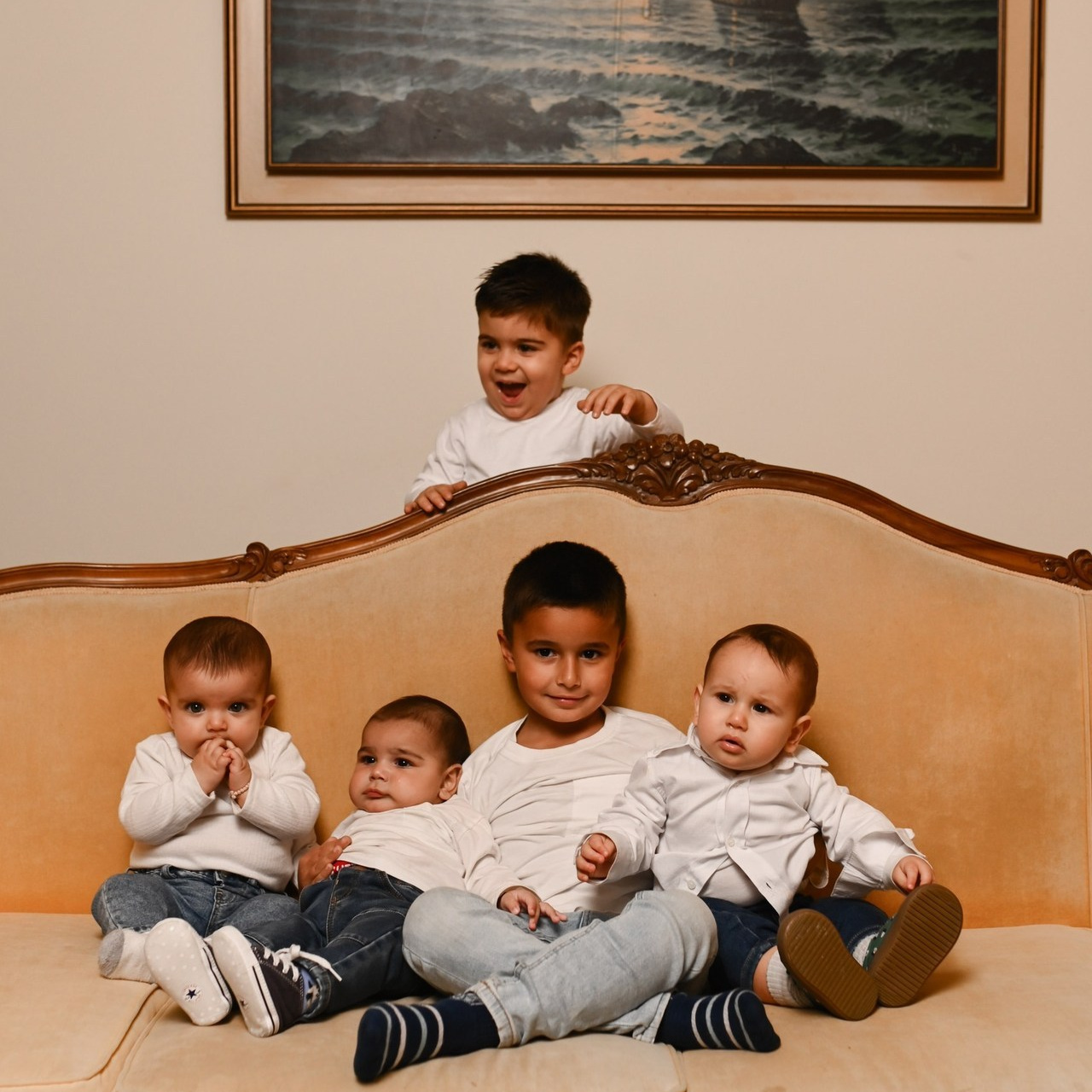 Επαγγελματική φωτογράφιση εγκυμοσύνης και νεογέννητου στη Ρόδο. Φωτογράφος νεογέννητων στη Ρόδο. Φωτογράφιση εγκυμοσύνης