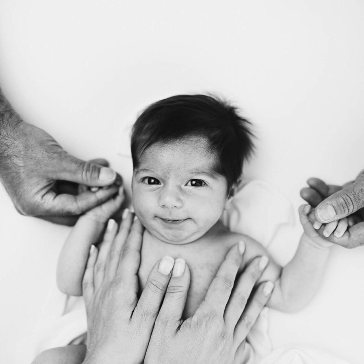 Επαγγελματική φωτογράφιση εγκυμοσύνης και νεογέννητου στη Ρόδο. Φωτογράφος νεογέννητων στη Ρόδο. Φωτογράφιση εγκυμοσύνης