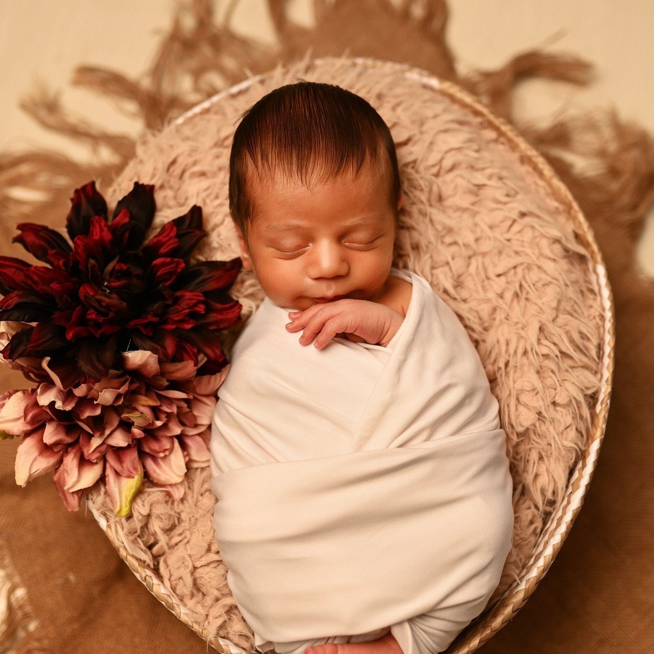 Επαγγελματική φωτογράφιση εγκυμοσύνης και νεογέννητου στη Ρόδο. Φωτογράφος νεογέννητων στη Ρόδο. Φωτογράφιση εγκυμοσύνης