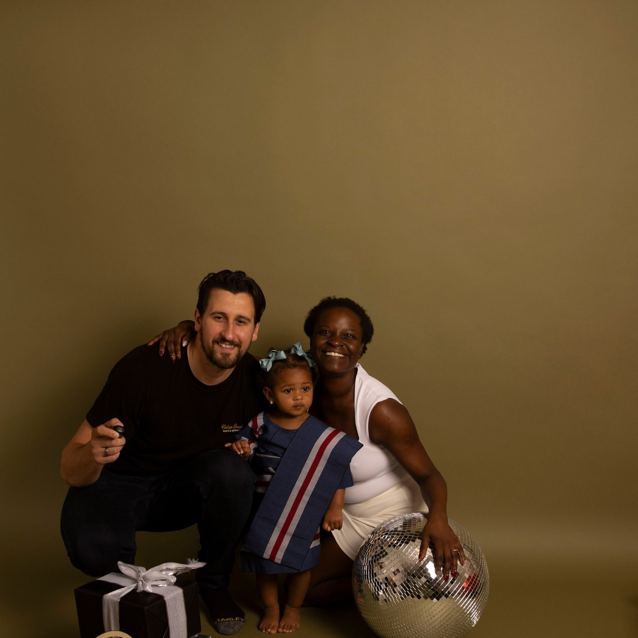 REVIEWS. SHOOT IT YOURSELF — SELF PORTRAIT STUDIO IN CHICAGO