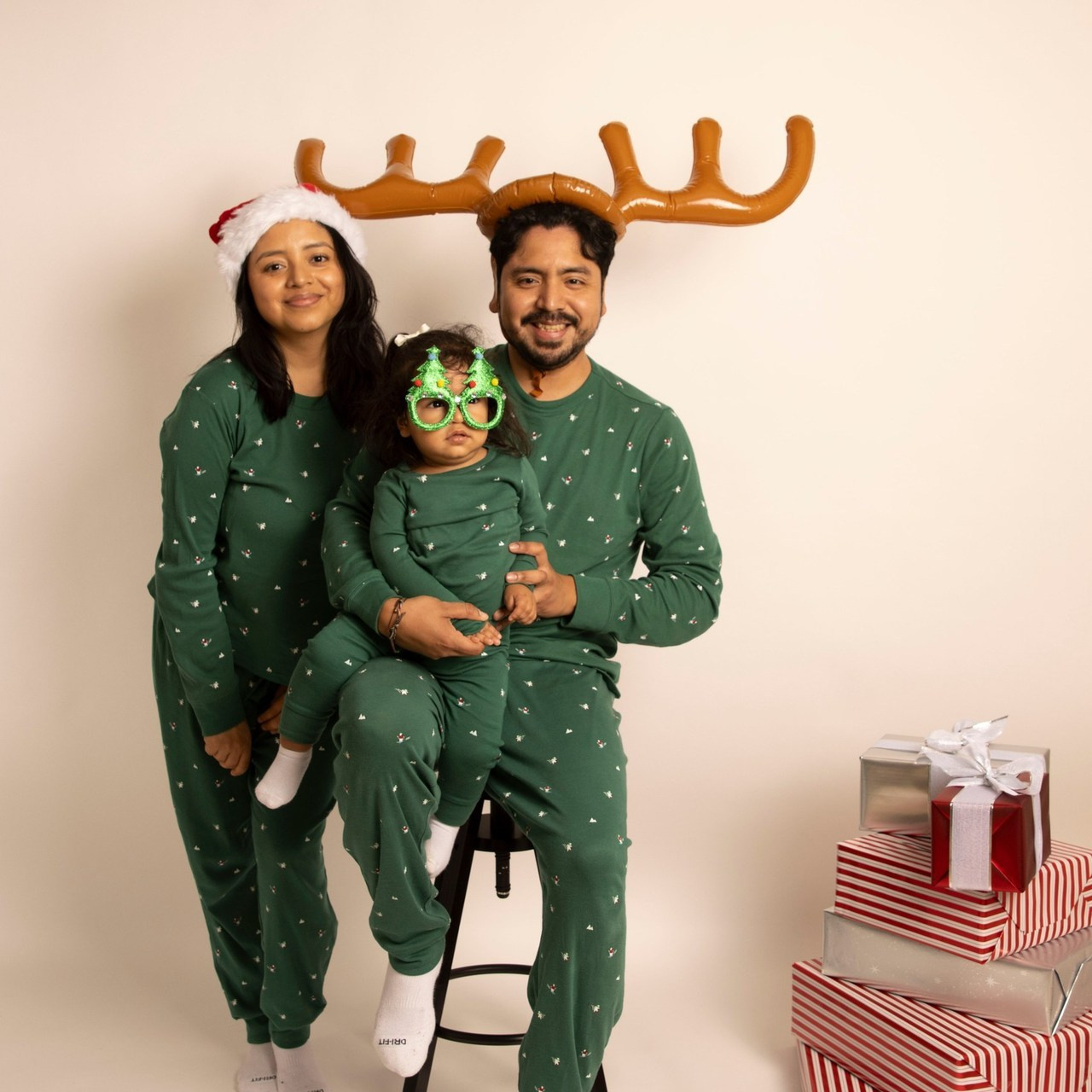 REVIEWS. SHOOT IT YOURSELF — SELF PORTRAIT STUDIO IN CHICAGO