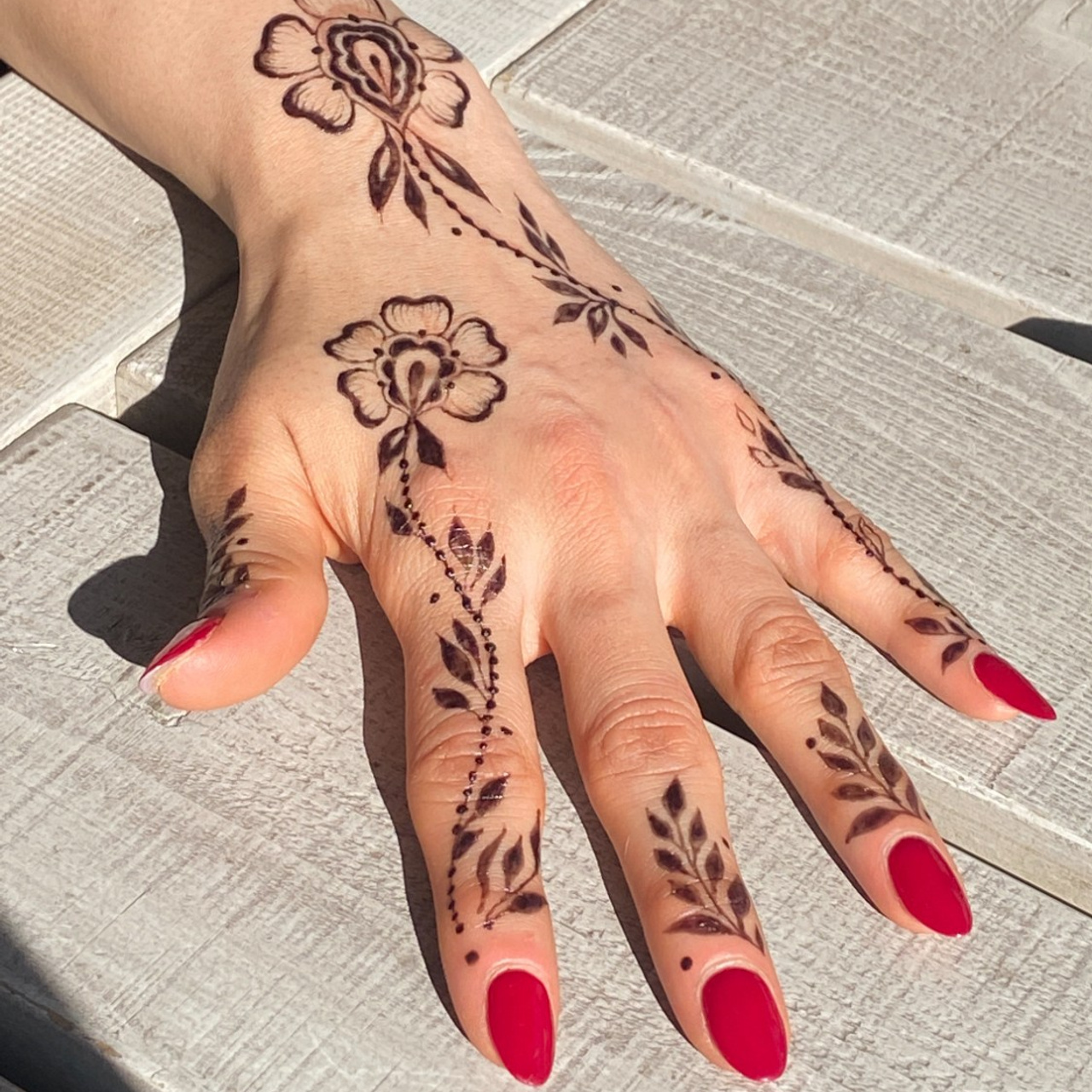 Hennafeste. Fotografie und Henna Kunst in Köln — Sylvette Loda