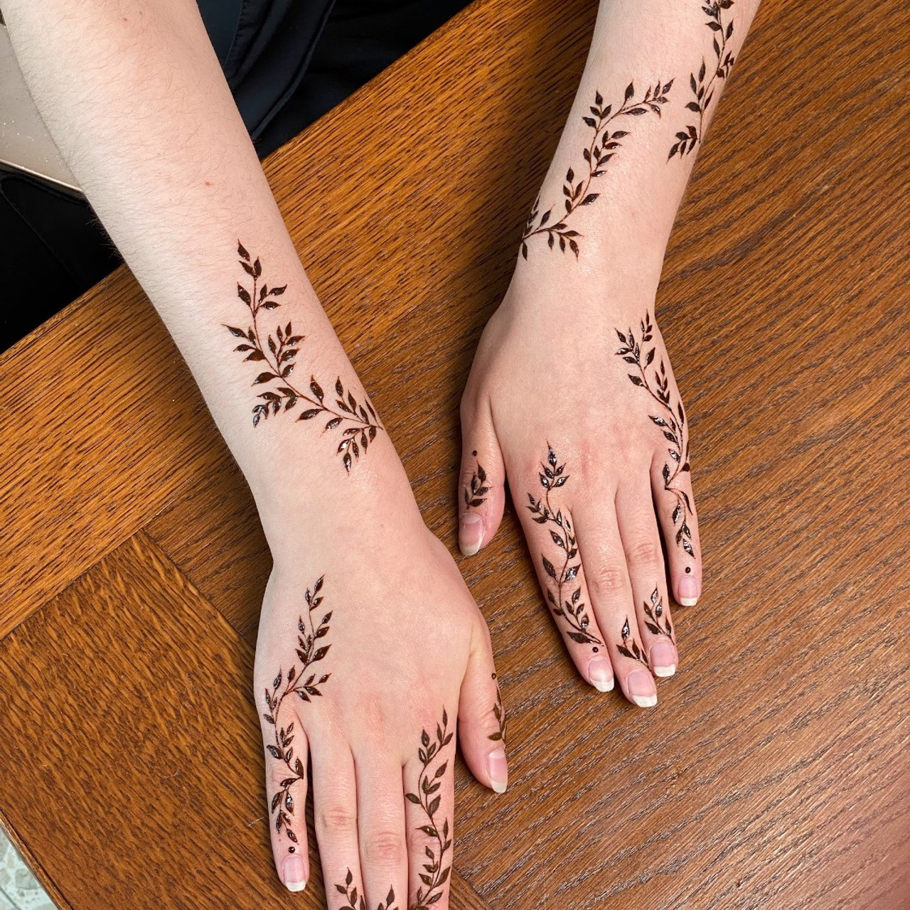 Hennafeste. Fotografie und Henna Kunst in Köln — Sylvette Loda