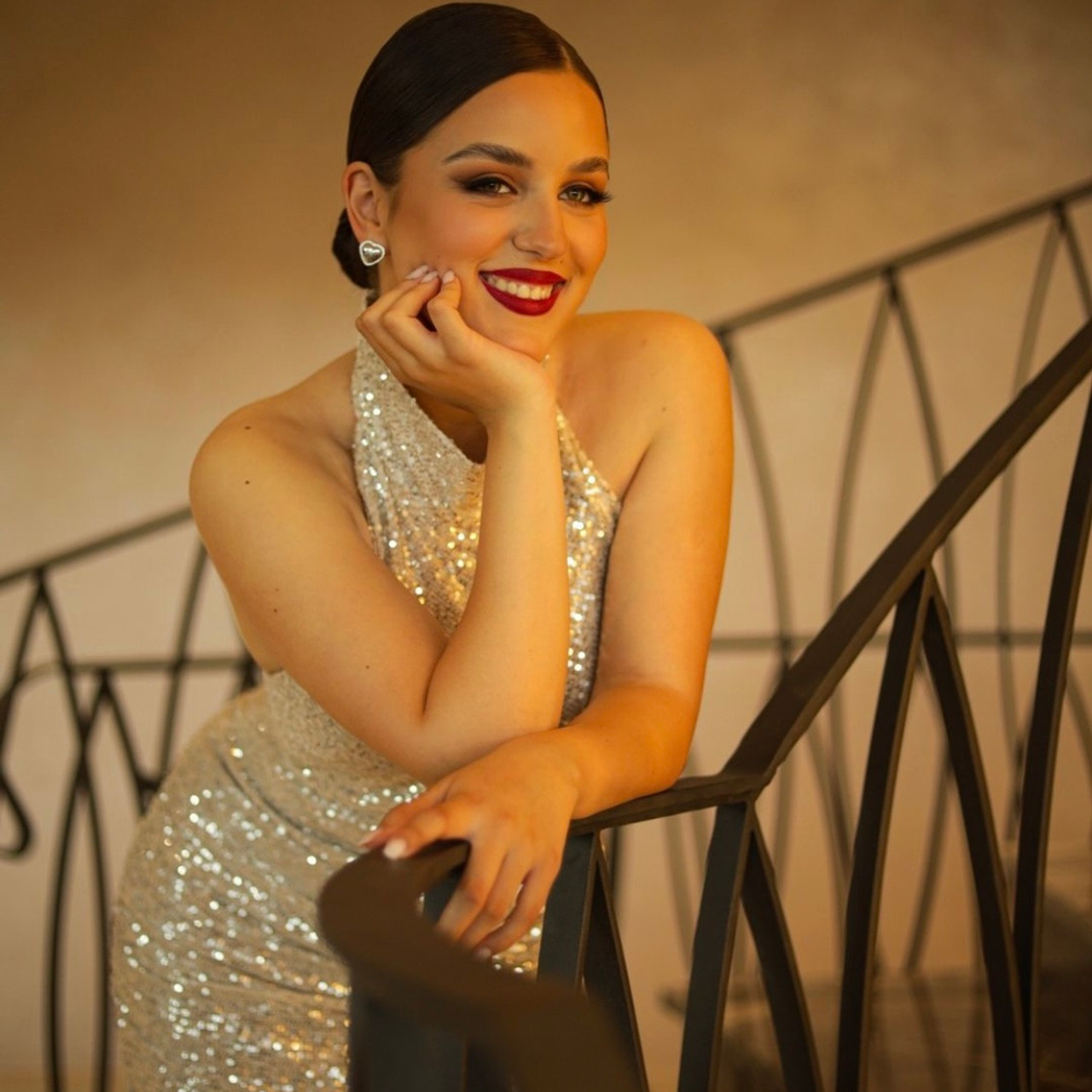 Customer Satisfaction. Family and Wedding Photographer