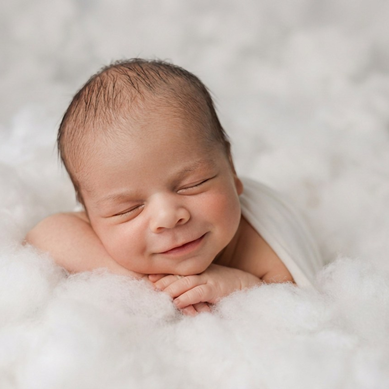 Review. Mary Newborn Photo