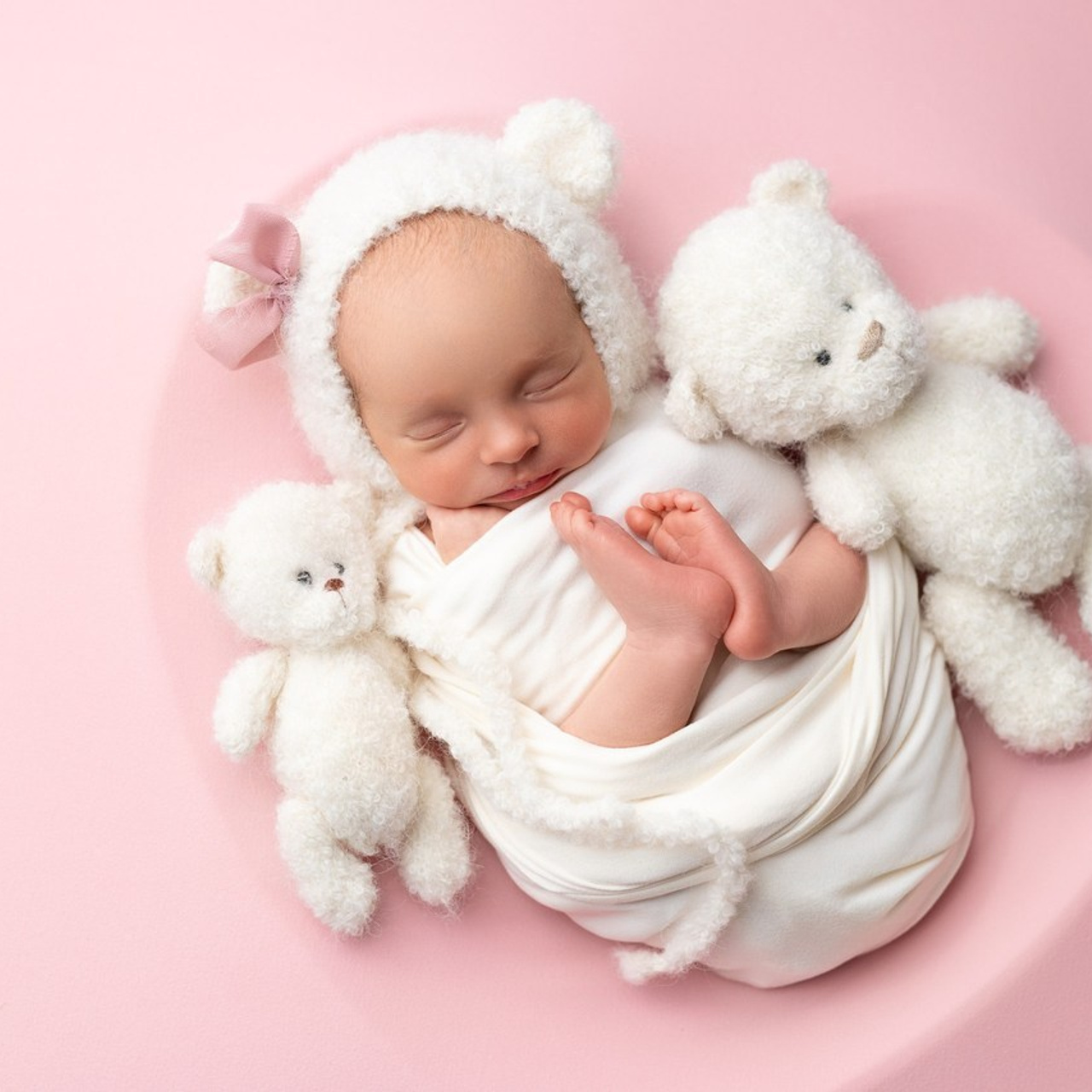 Review. Mary Newborn Photo