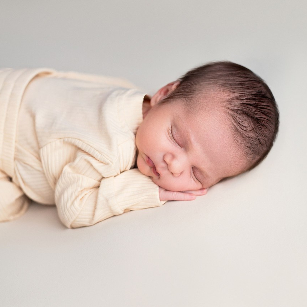 Review. Mary Newborn Photo