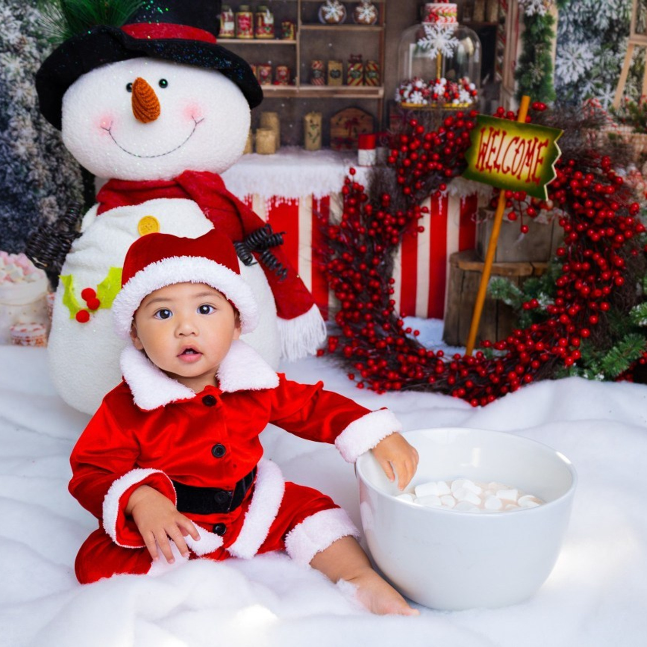 Review. Mary Newborn Photo