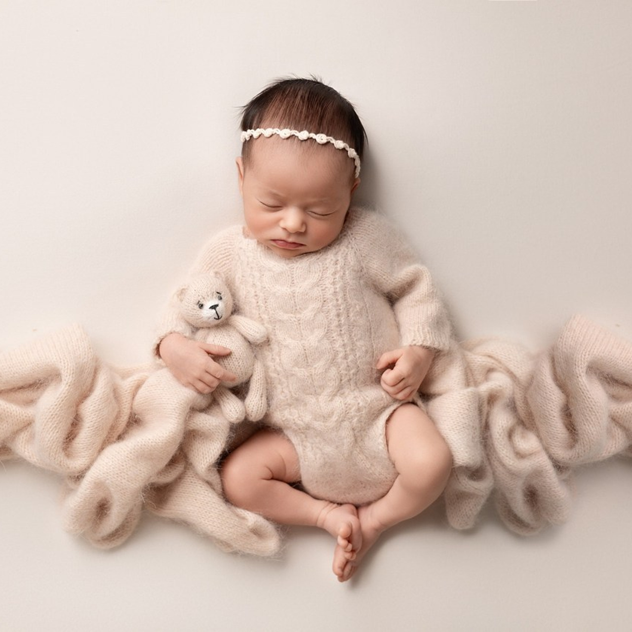Review. Mary Newborn Photo