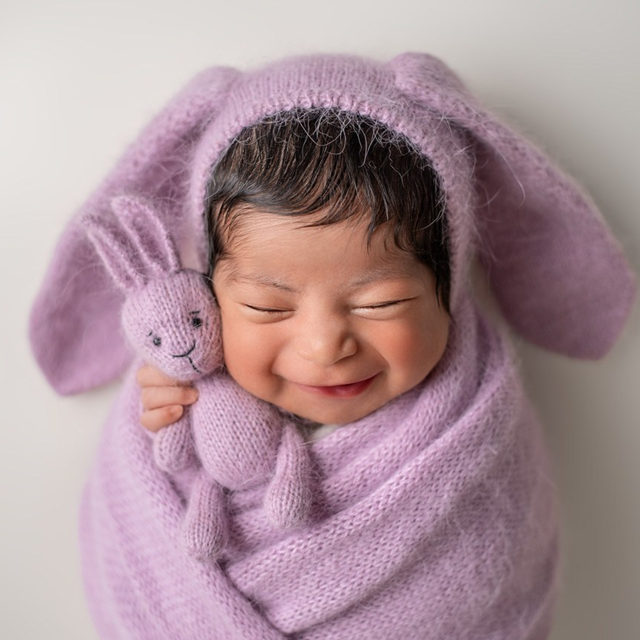 Review. Mary Newborn Photo