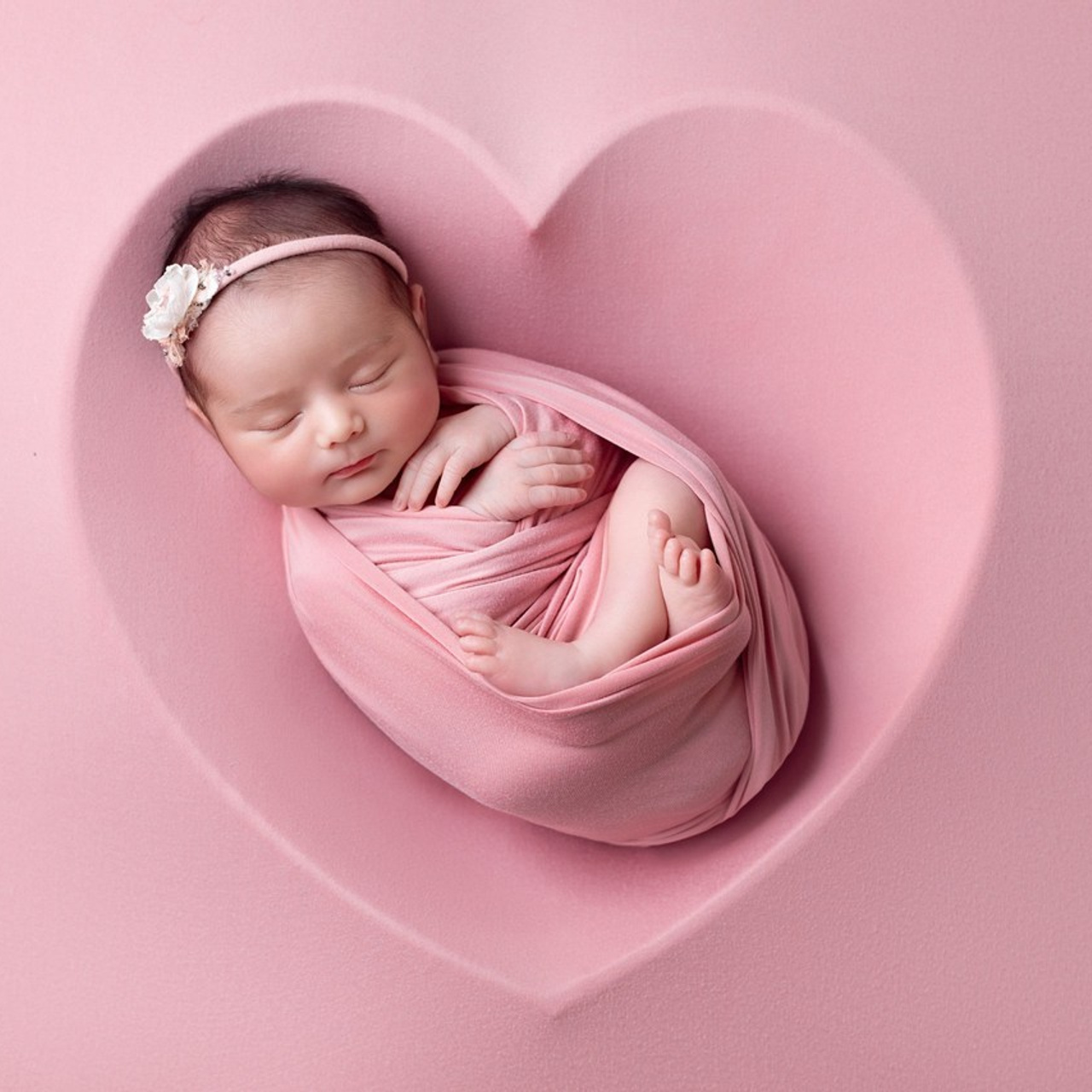 Review. Mary Newborn Photo