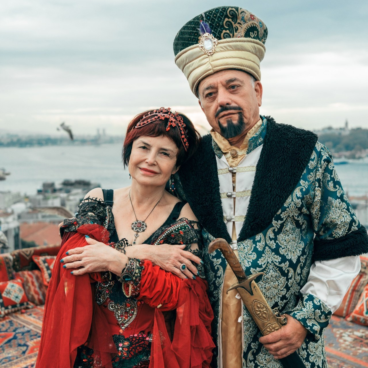 Фотосессия в Стамбуле. Фотограф в Стамбуле. Лайфстайл фотограф в Стамбуле Анатолий. Фотосессии на крышах с чайками