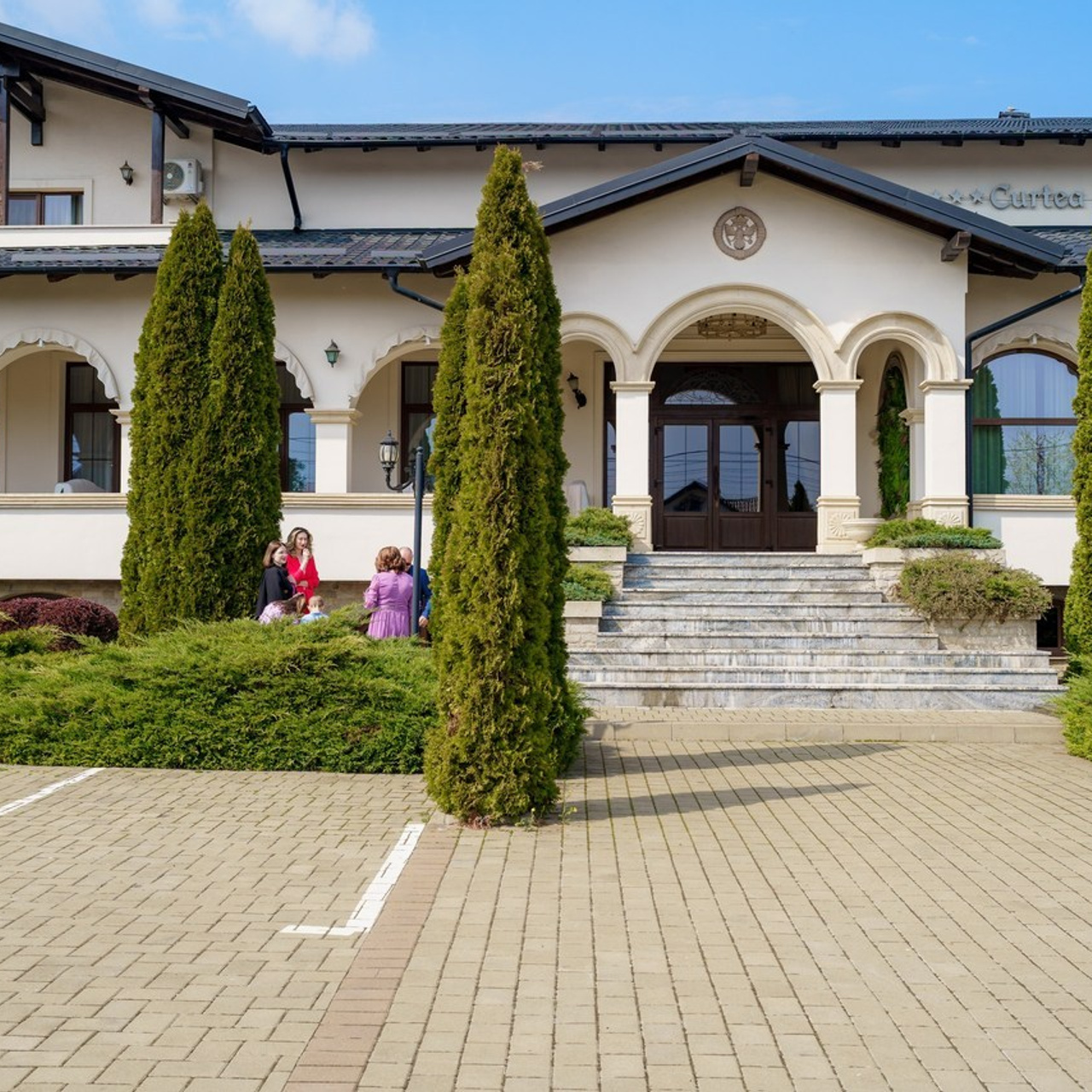 Recenzii. Marius Alex fotograf de eveniment si studio din Suceava