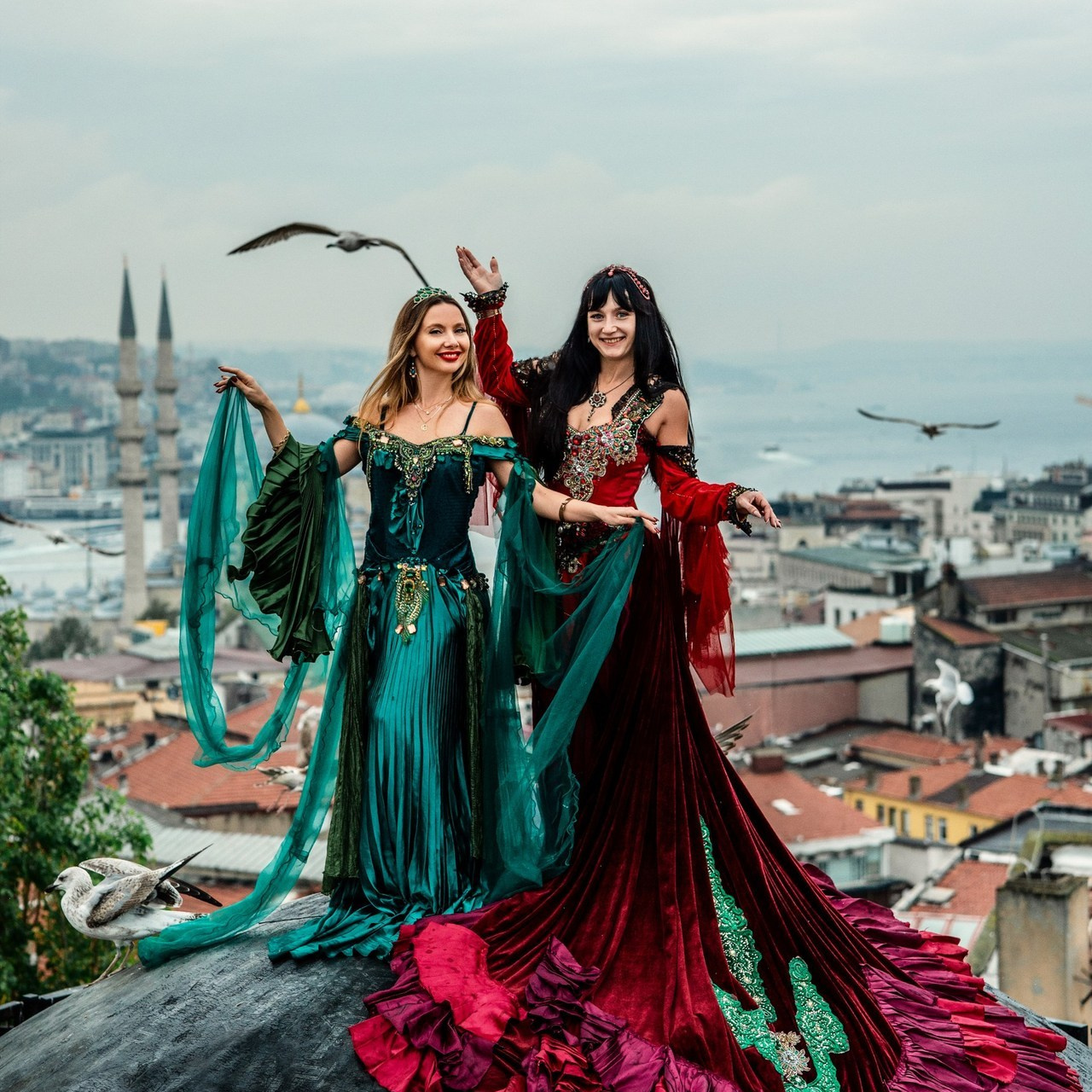 Фотосессия в Стамбуле. Фотограф в Стамбуле. Лайфстайл фотограф в Стамбуле Анатолий. Фотосессии на крышах с чайками