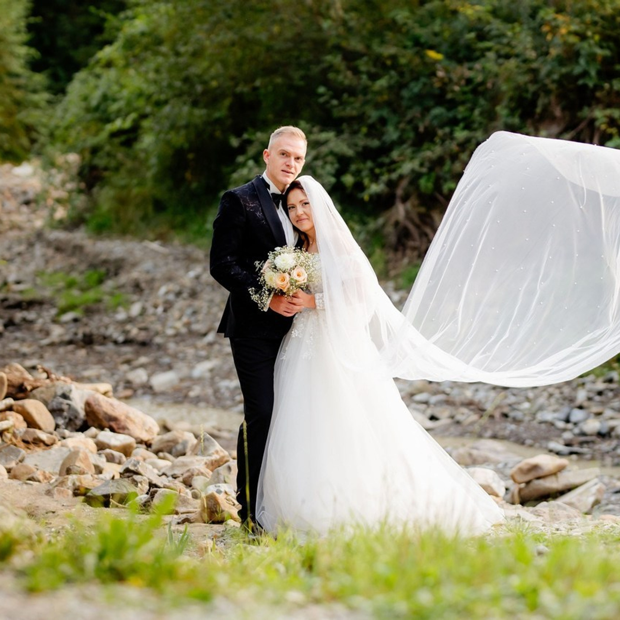 Recenzii. Andrei Samuel – Fotograf București | Evenimente, Studio, Imobiliare, Produs