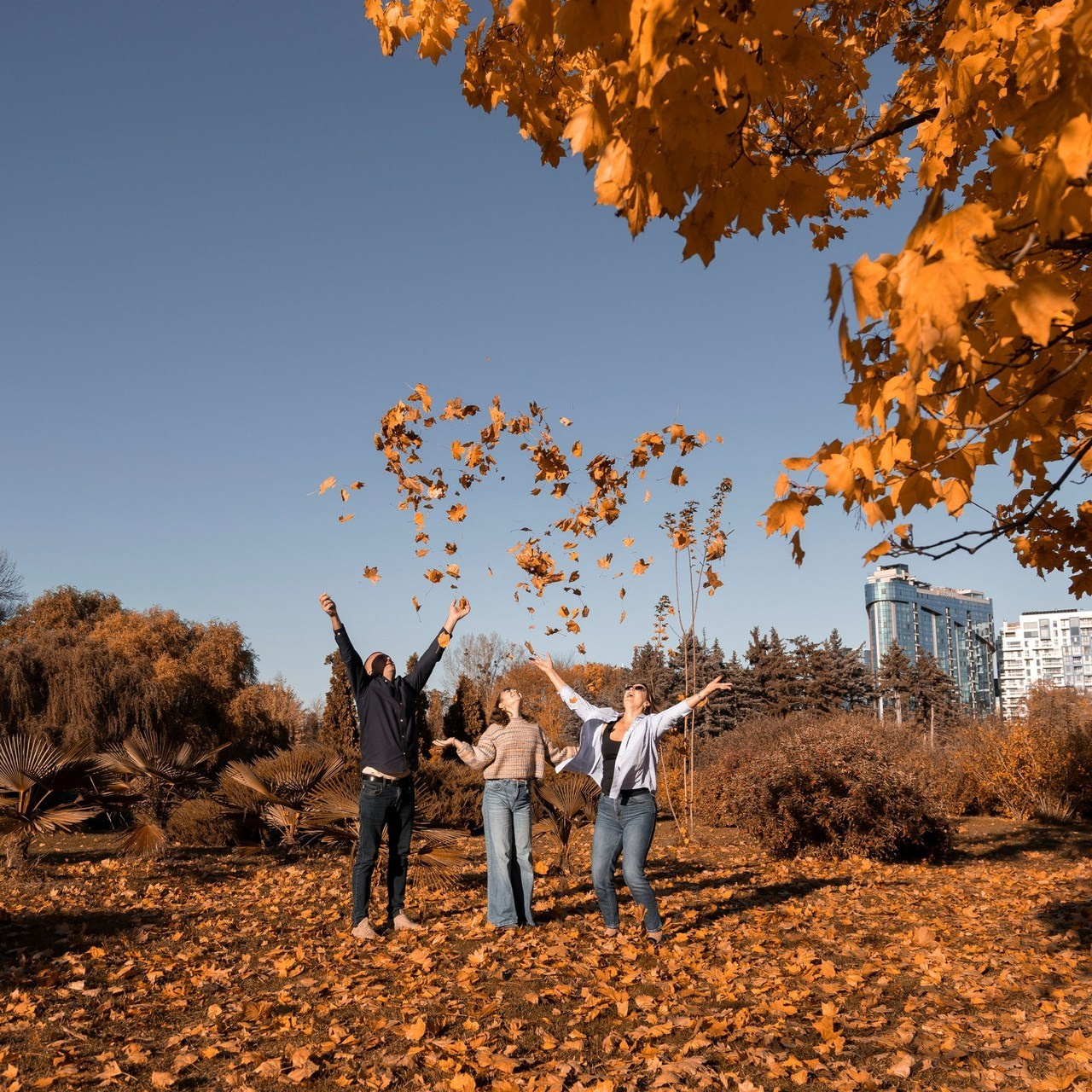 Reviews. Wedding, event and family photographer in Paris, Emilian Olaru