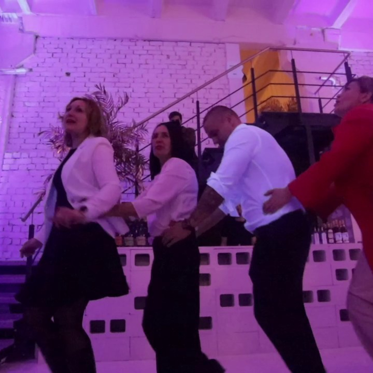 Atsauksmes. BELLOW US FOTOGRĀFS RĪGA