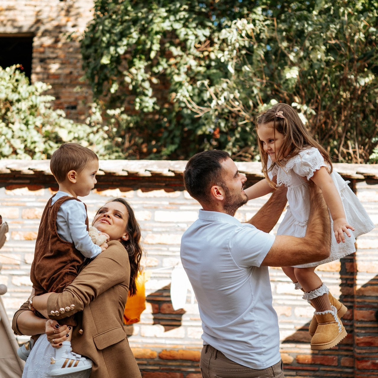 VAŠI UTISCI. Dečiji i porodični fotograf