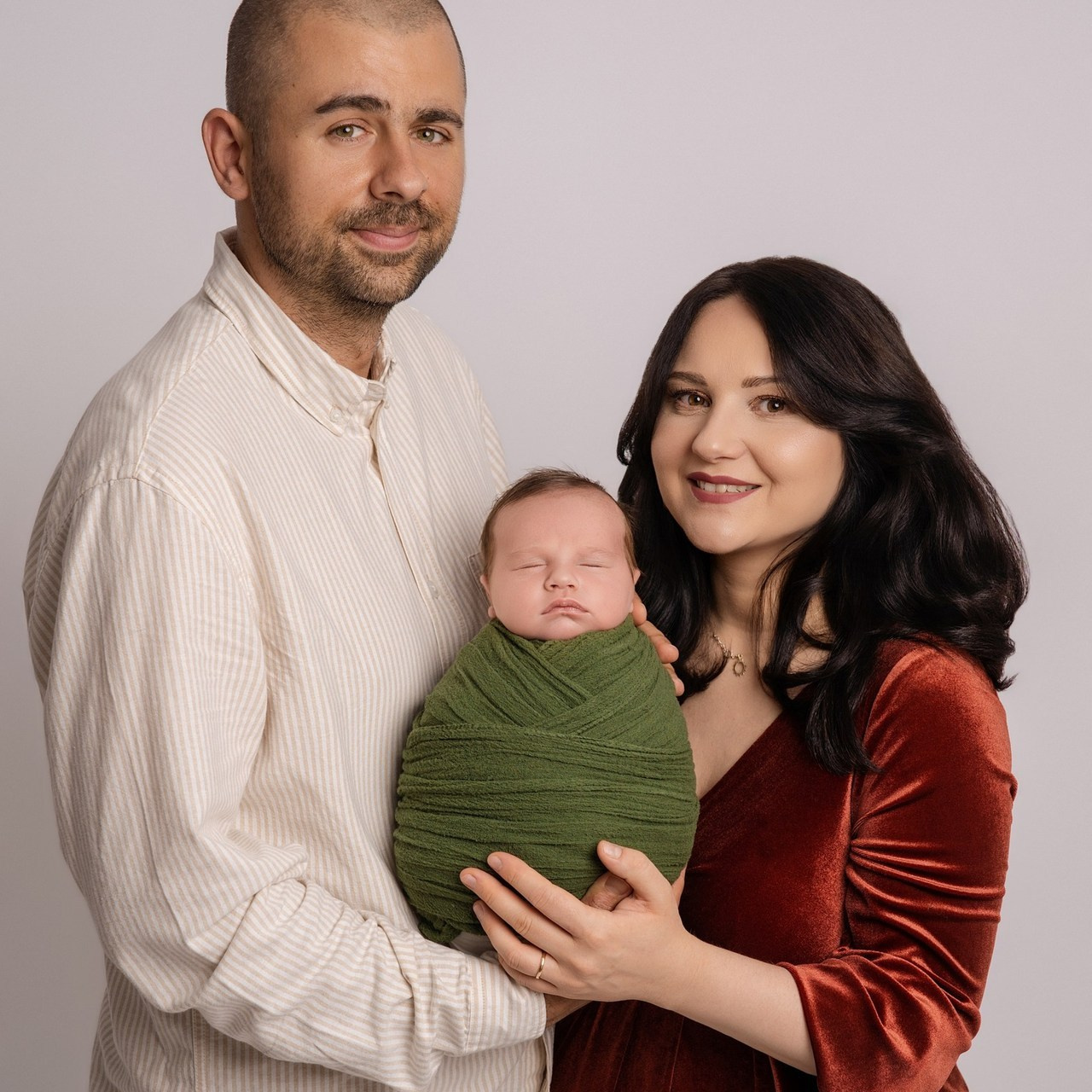 Recenzii. Fotograf maternitate, nou-născuți și familie în Cluj-Napoca | Roxana Rusu