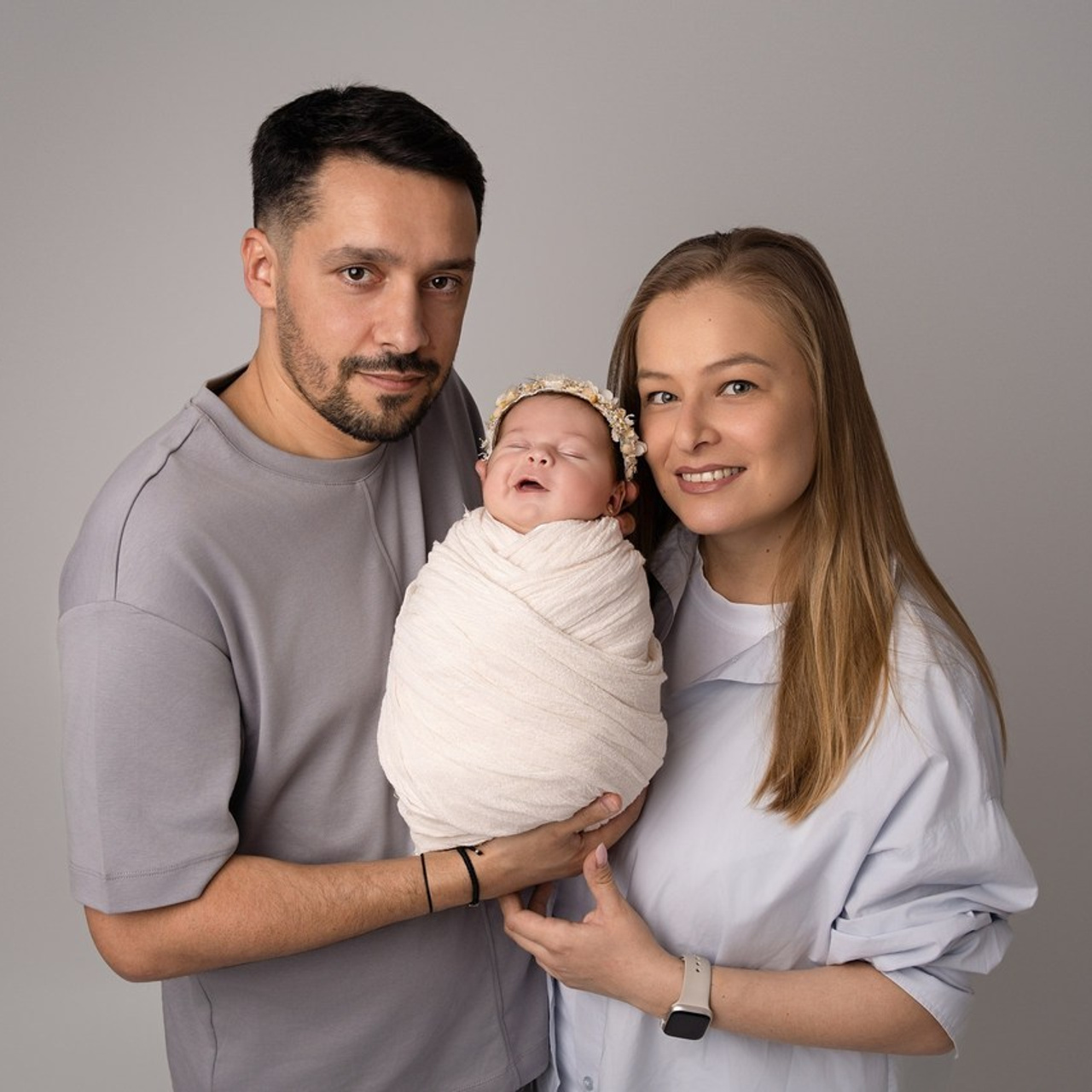 Recenzii. Fotograf maternitate, nou-născuți și familie în Cluj-Napoca | Roxana Rusu