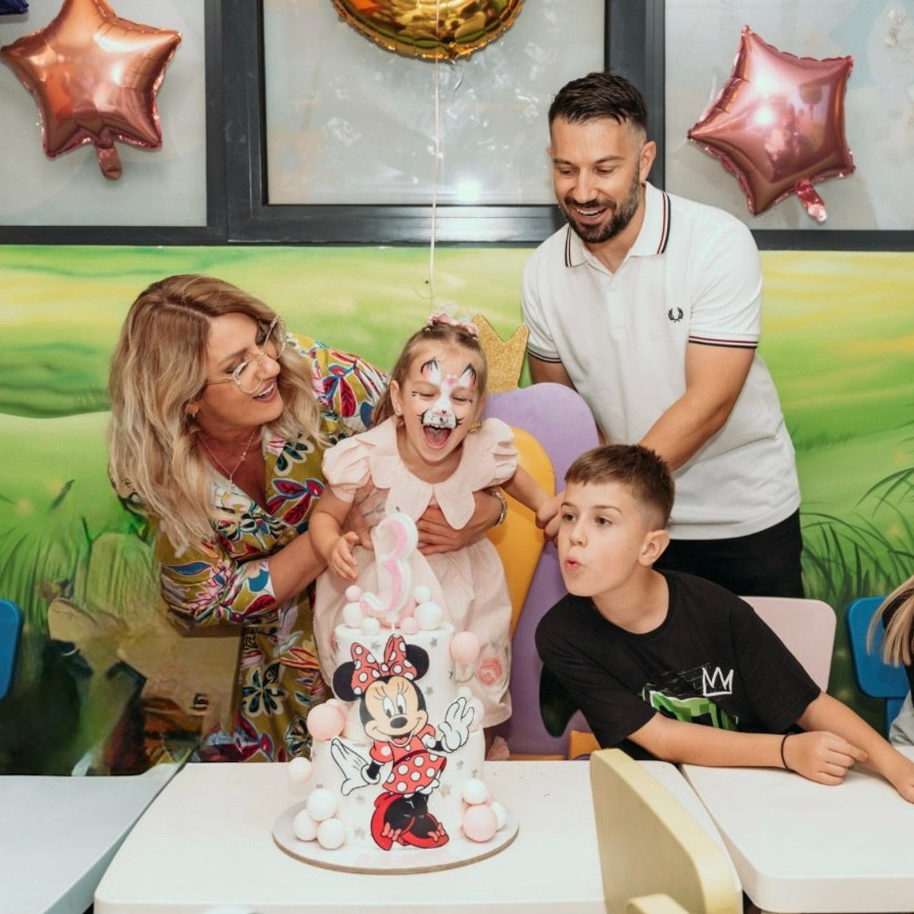 RECENZIJE. DEČIJI FOTOGRAF BEOGRAD|NOVOGODISNJE FOTOGRAFISANJE|CAKE SMASH
