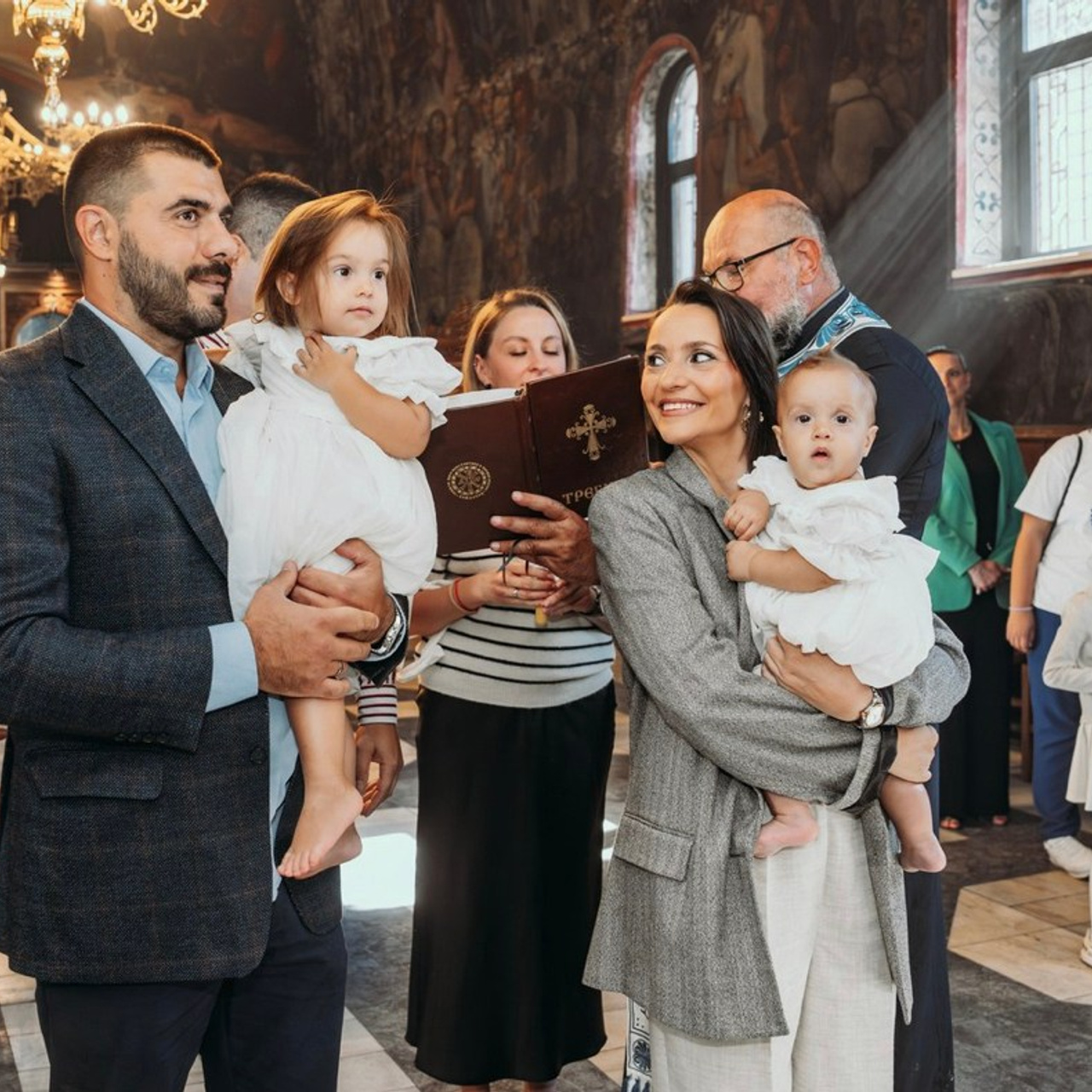 RECENZIJE. DEČIJI FOTOGRAF BEOGRAD|NOVOGODISNJE FOTOGRAFISANJE|CAKE SMASH