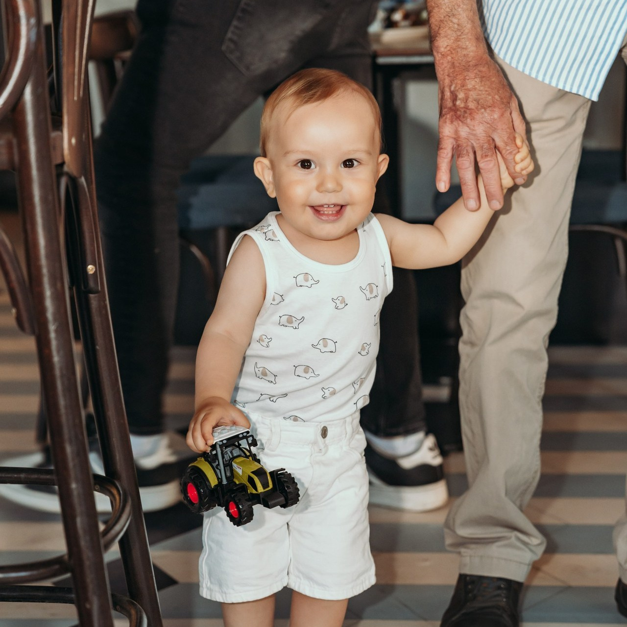 RECENZIJE. DEČIJI FOTOGRAF BEOGRAD|NOVOGODISNJE FOTOGRAFISANJE|CAKE SMASH