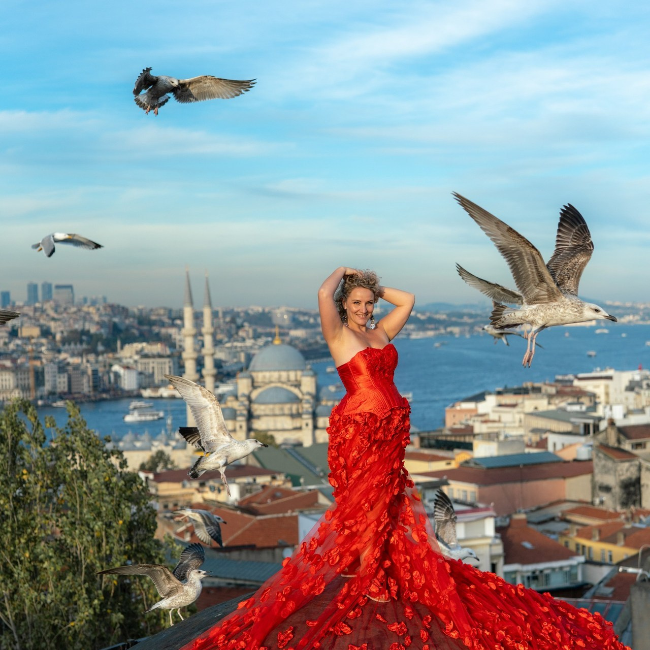 Фотосессия в Стамбуле. Фотограф в Стамбуле. Лайфстайл фотограф в Стамбуле Анатолий. Фотосессии на крышах с чайками