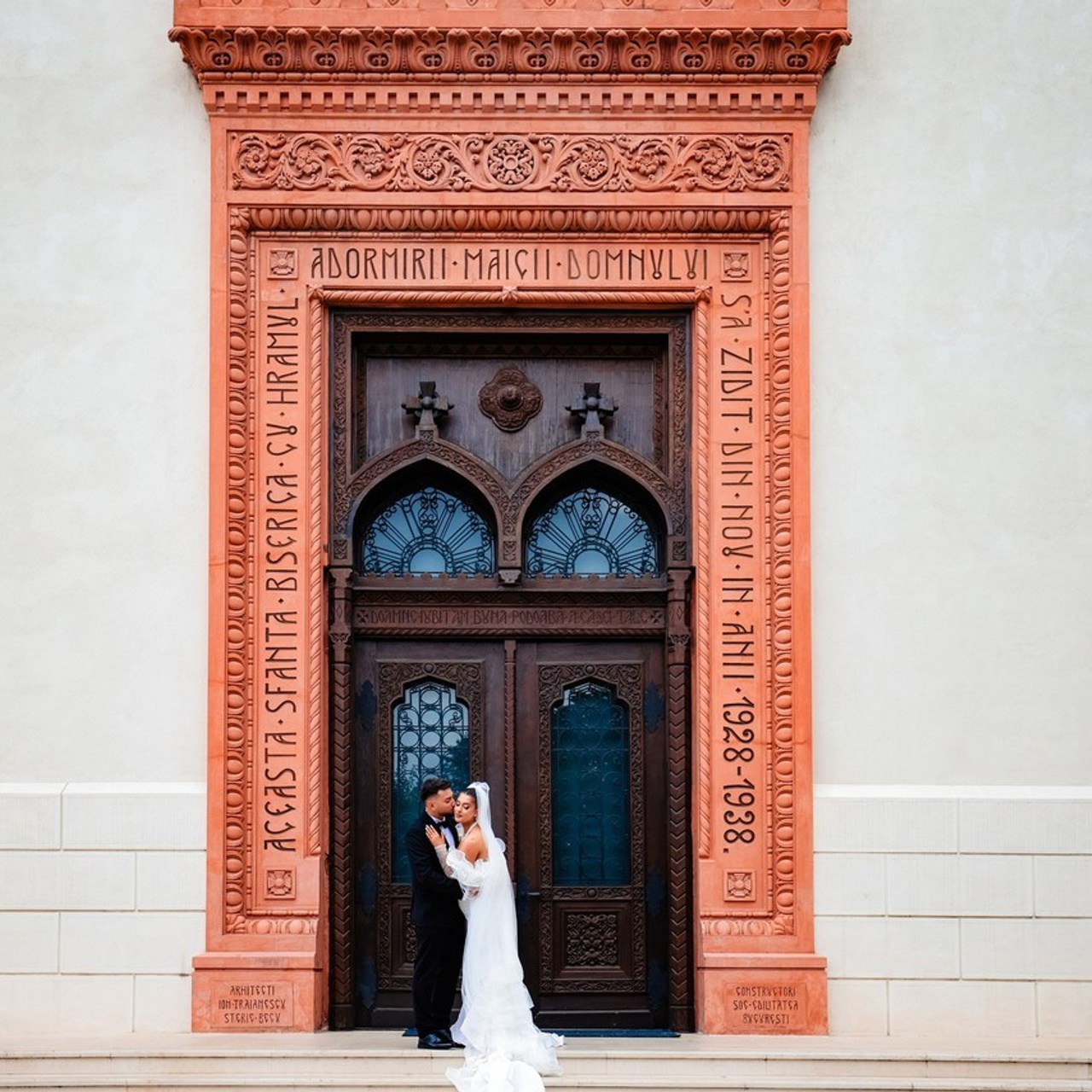 Opinii. Hello, I’m Catalin Baloi, I’m a professional wedding, baptism, engagement and photoshoot photographer
