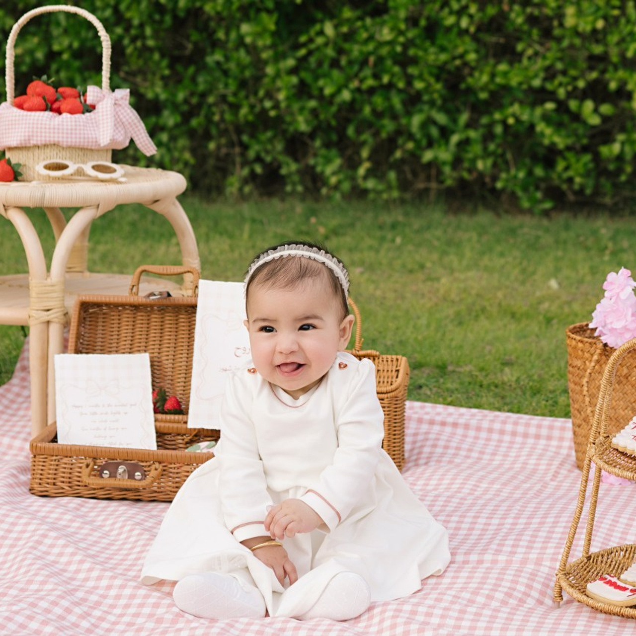 TESTIMONIALS. Newborn, Sitter and Cake Smash Photographer in Doha, Qatar