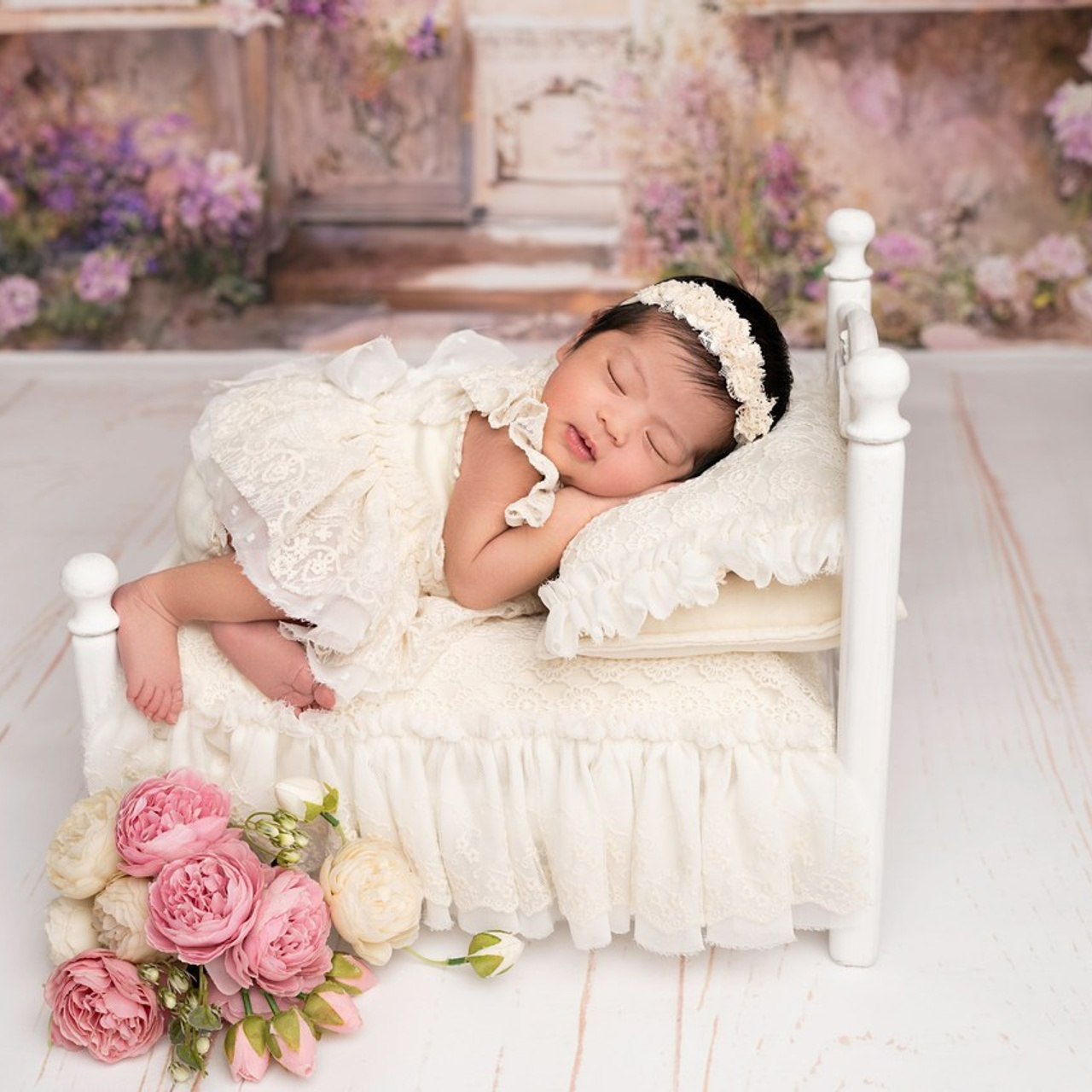 TESTIMONIALS. Newborn, Sitter and Cake Smash Photographer in Doha, Qatar