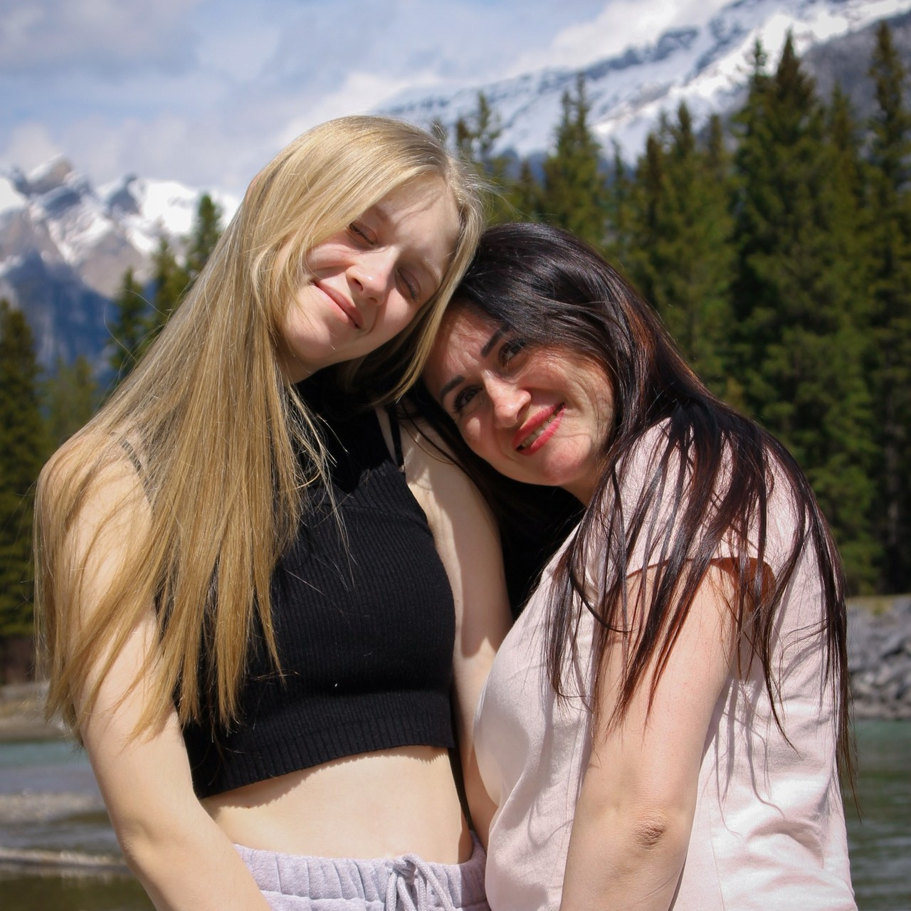 Reviews. Emiliia Kotruch PHOTOGRAPHER