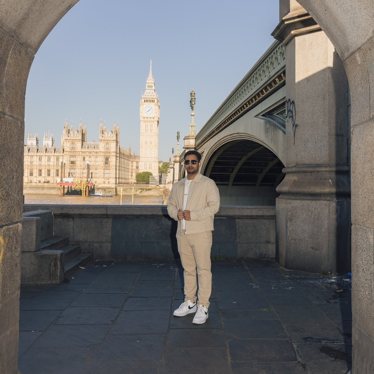 Reviews. PHOTOGRAPHER IN LONDON