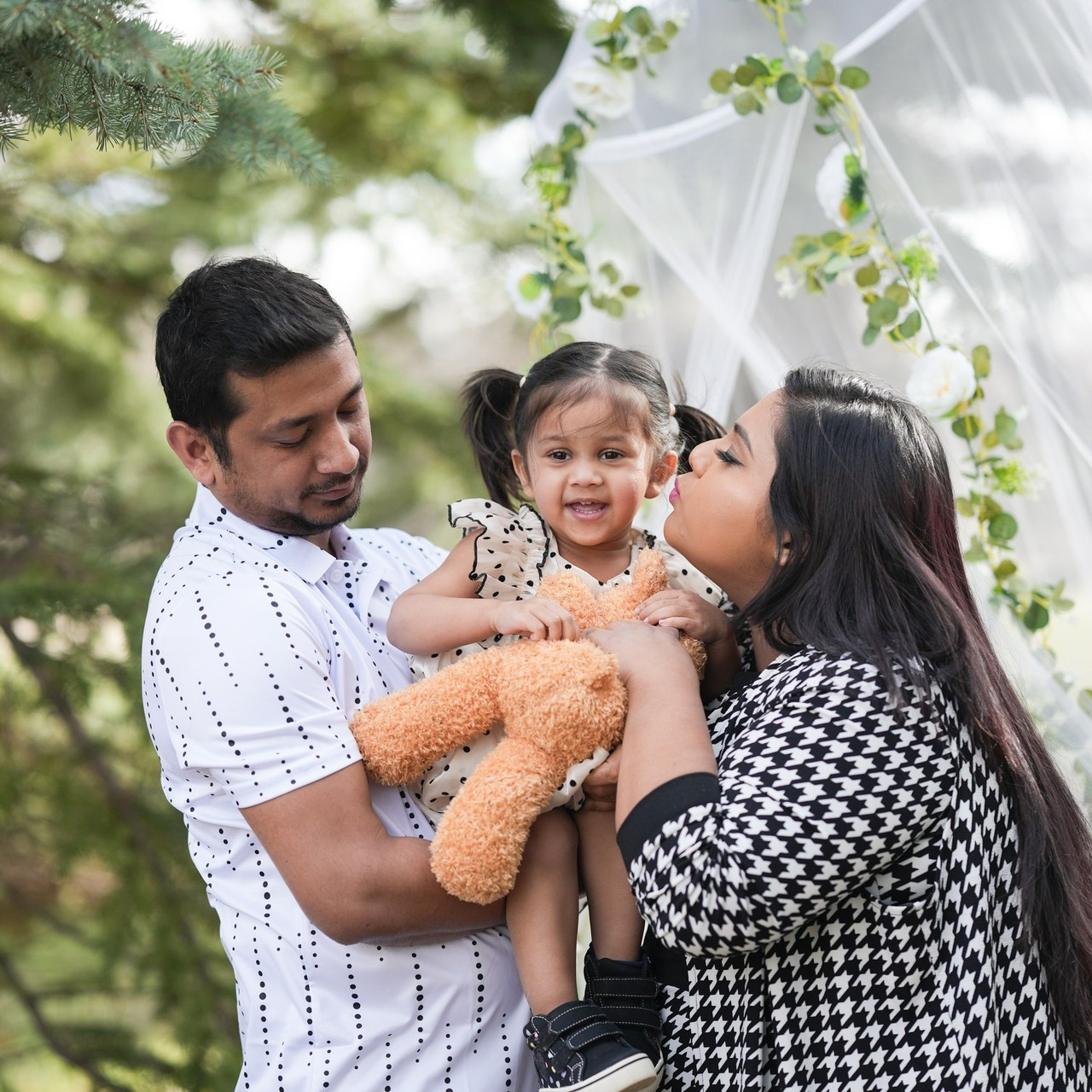 Reviews. Calgary Portrait & Family and Child Photographer