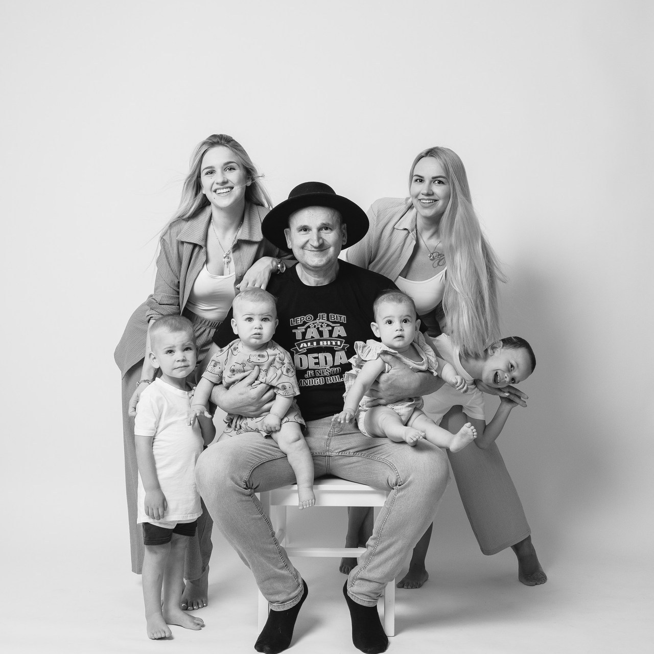 Фотостудия Моменты в Белграде   | Фотостудия с зеркалом без фотографа. Моменты. Фотостудия в самом сердце Белграда