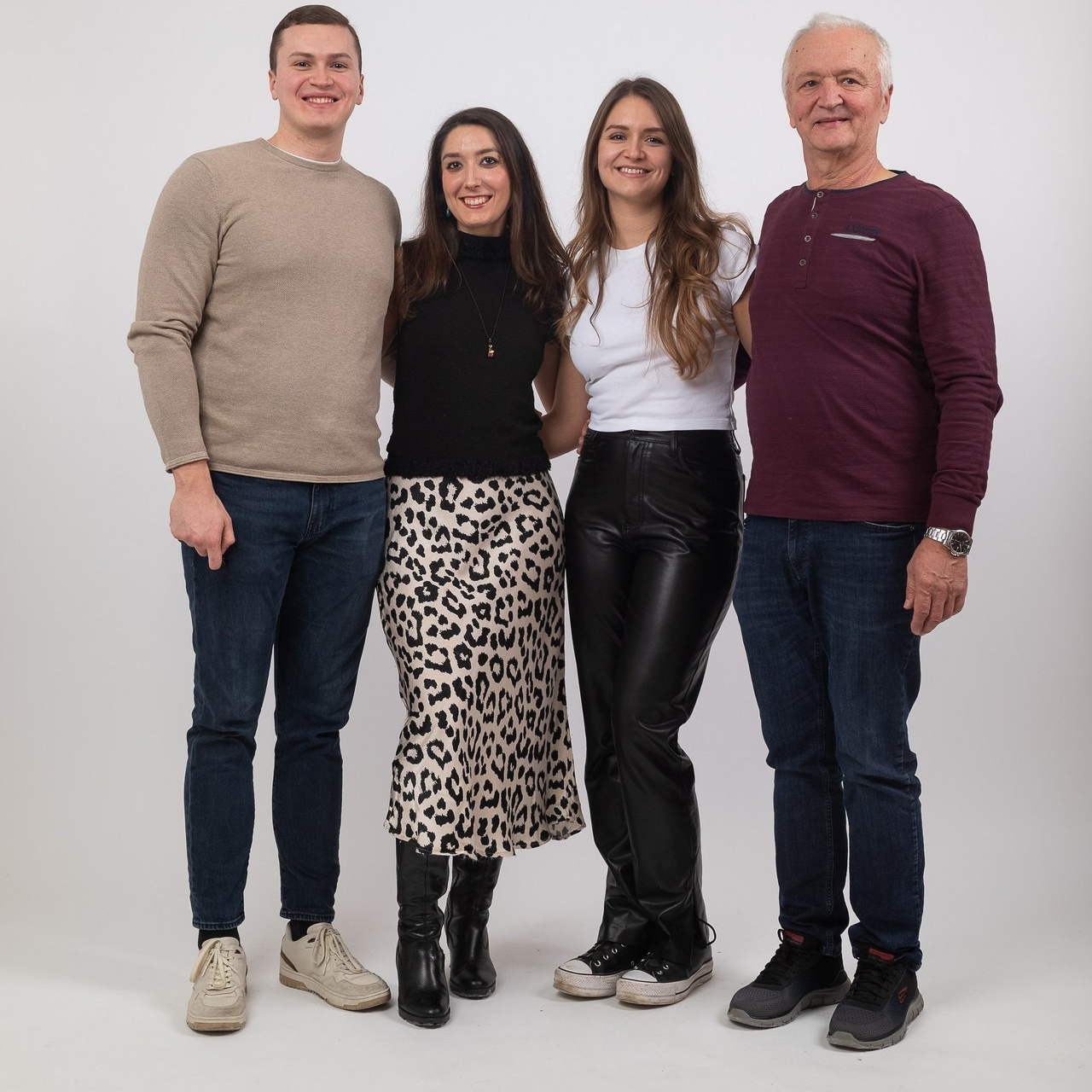 Photostudio Moments in Belgrade | Comments. Moments. Self photo studio in the heart of Belgrade