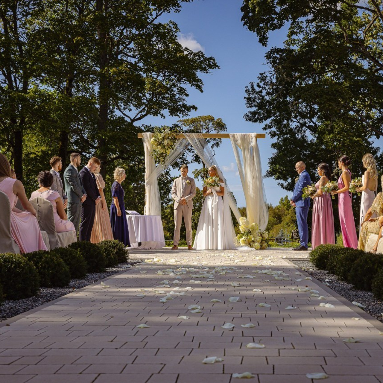 Atsauksmes. Photographer Eduard Nesterov